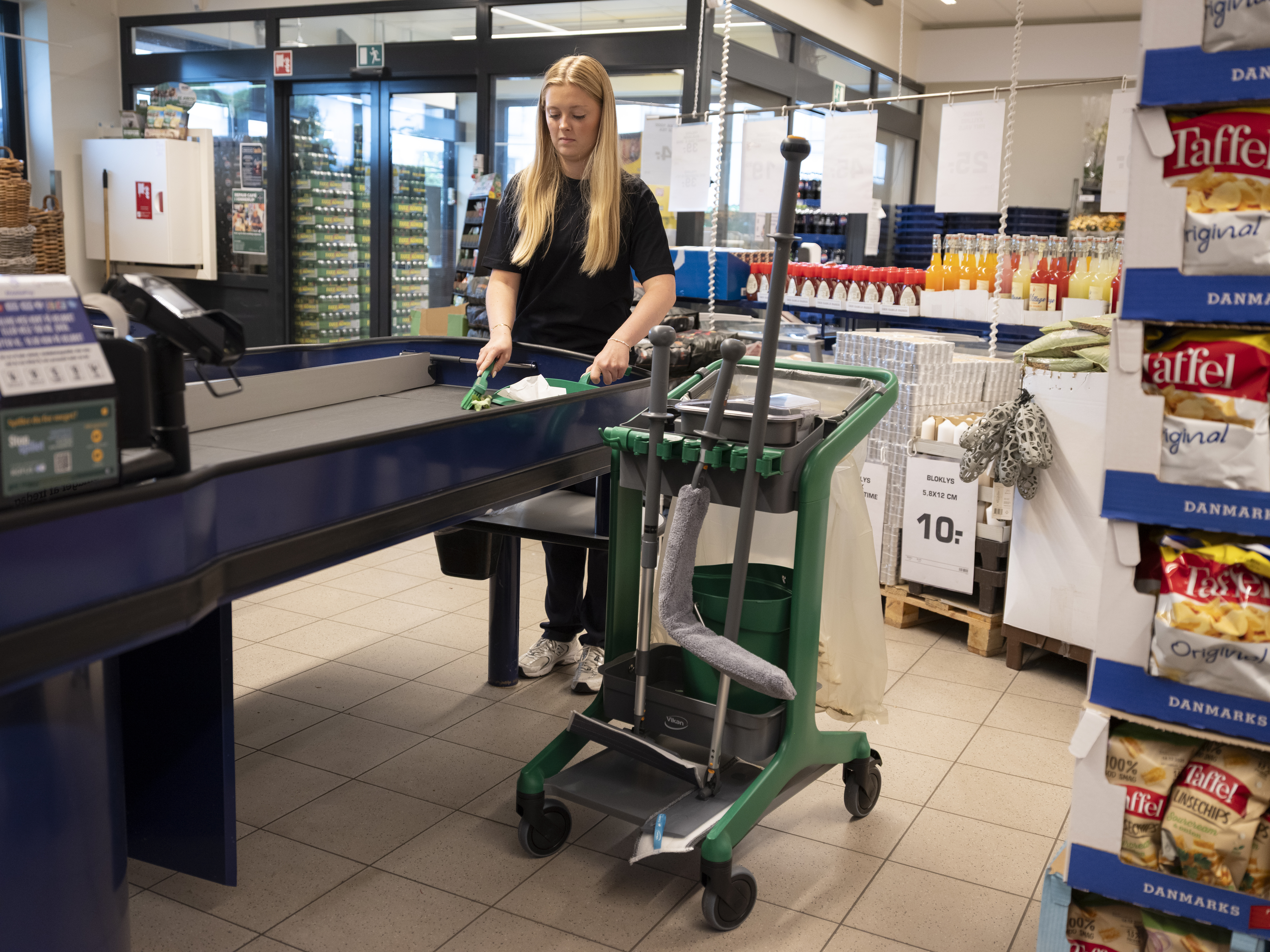 Vikan Hand Brush, 330 mm, Medium, Blue