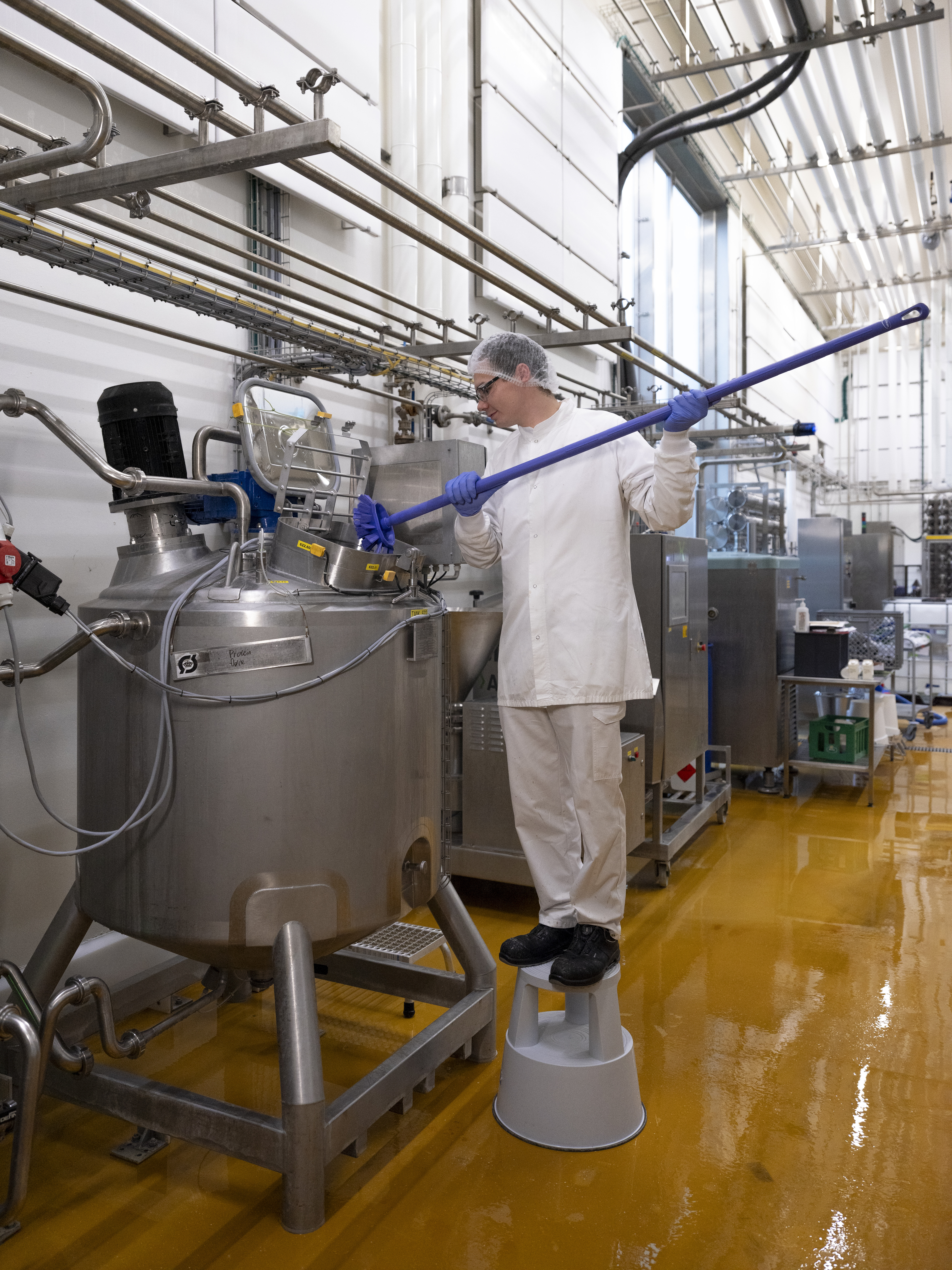 Vikan UST Tank Brush, 190 mm, Hard, Blue