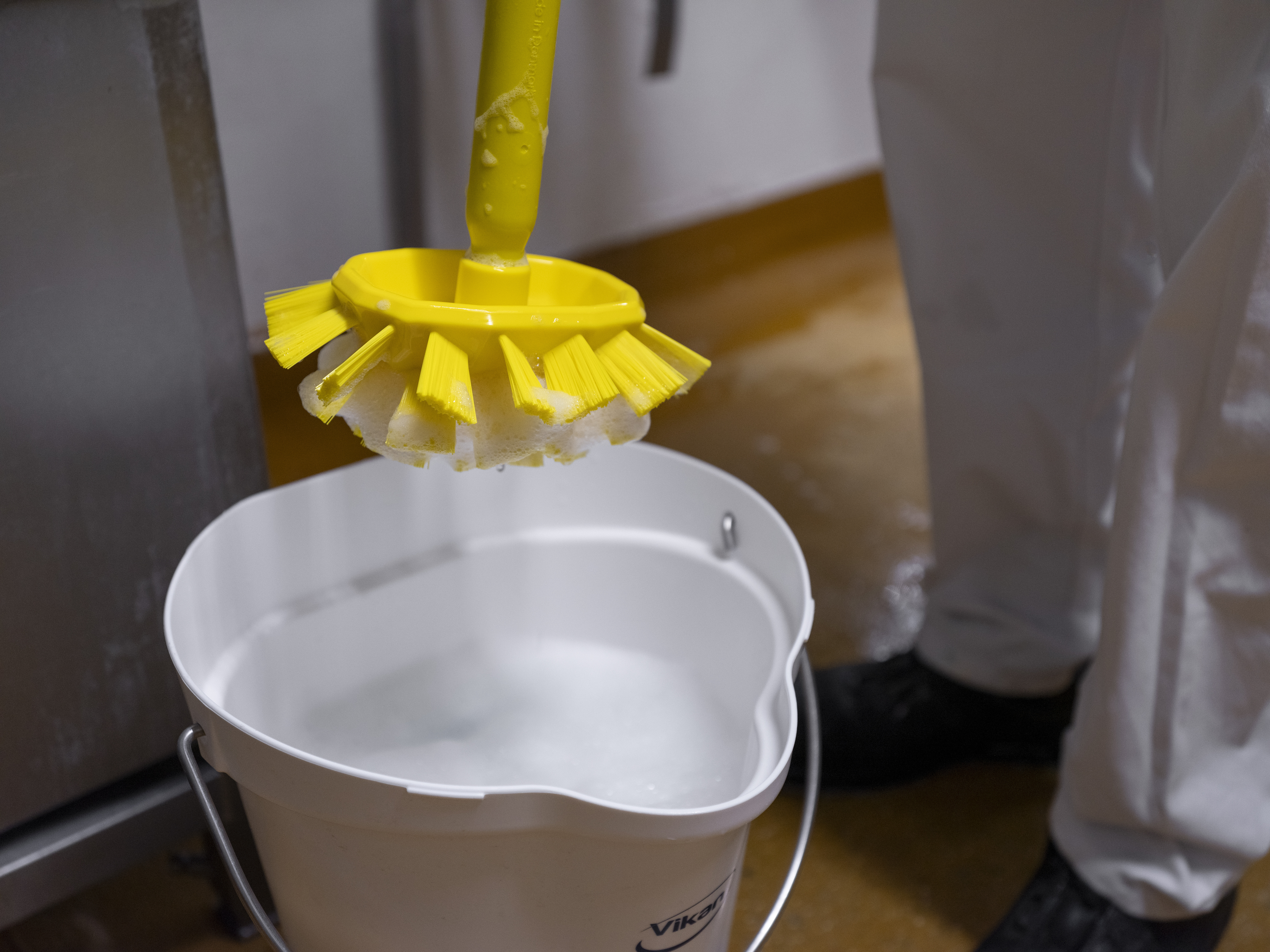 Vikan UST Tank Brush, 190 mm, Hard, Blue