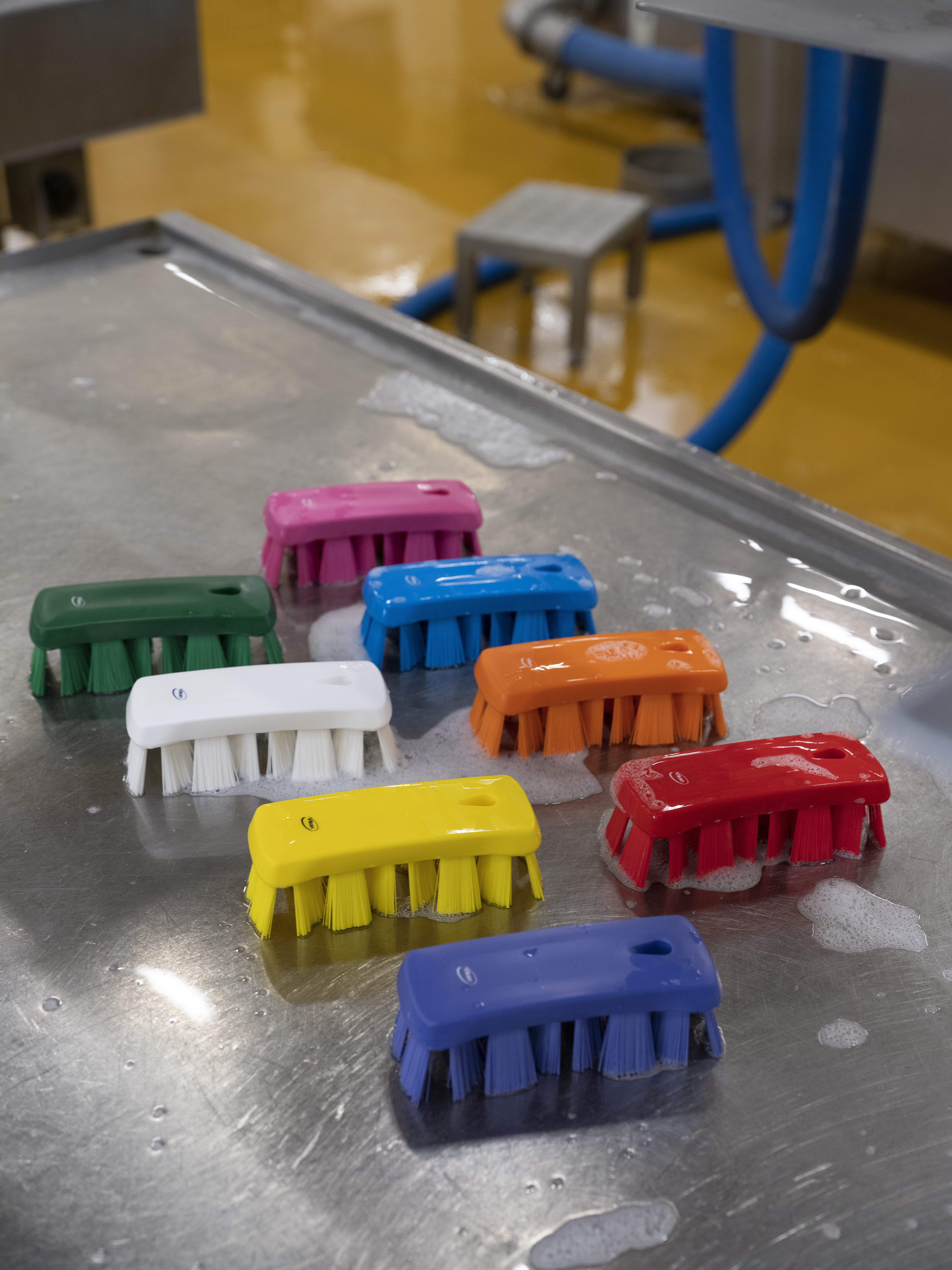 Vikan UST Hand Brush, 176 mm, Hard, Blue