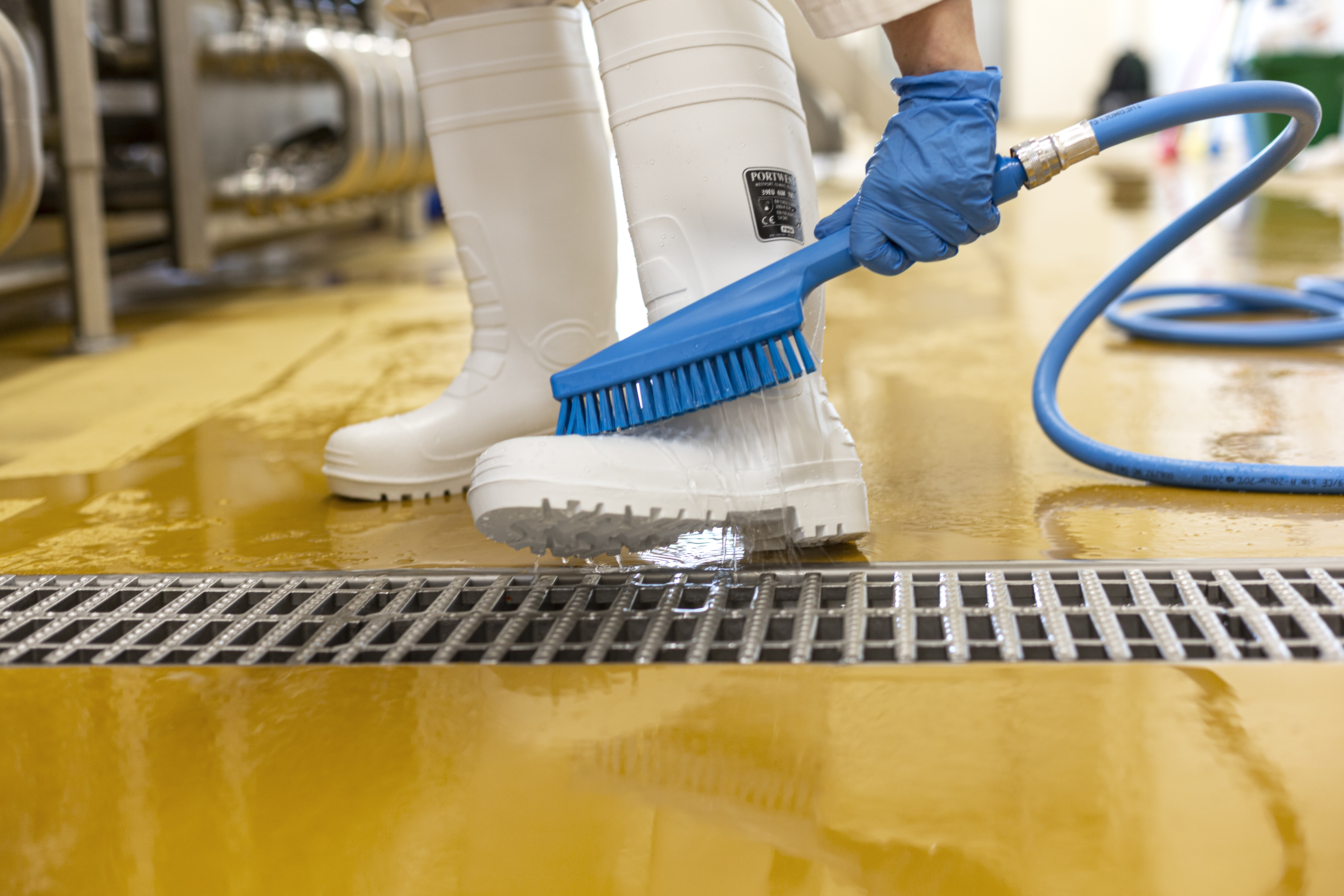 Vikan Hand Brush, waterfed, 330 mm, Hard, Blue