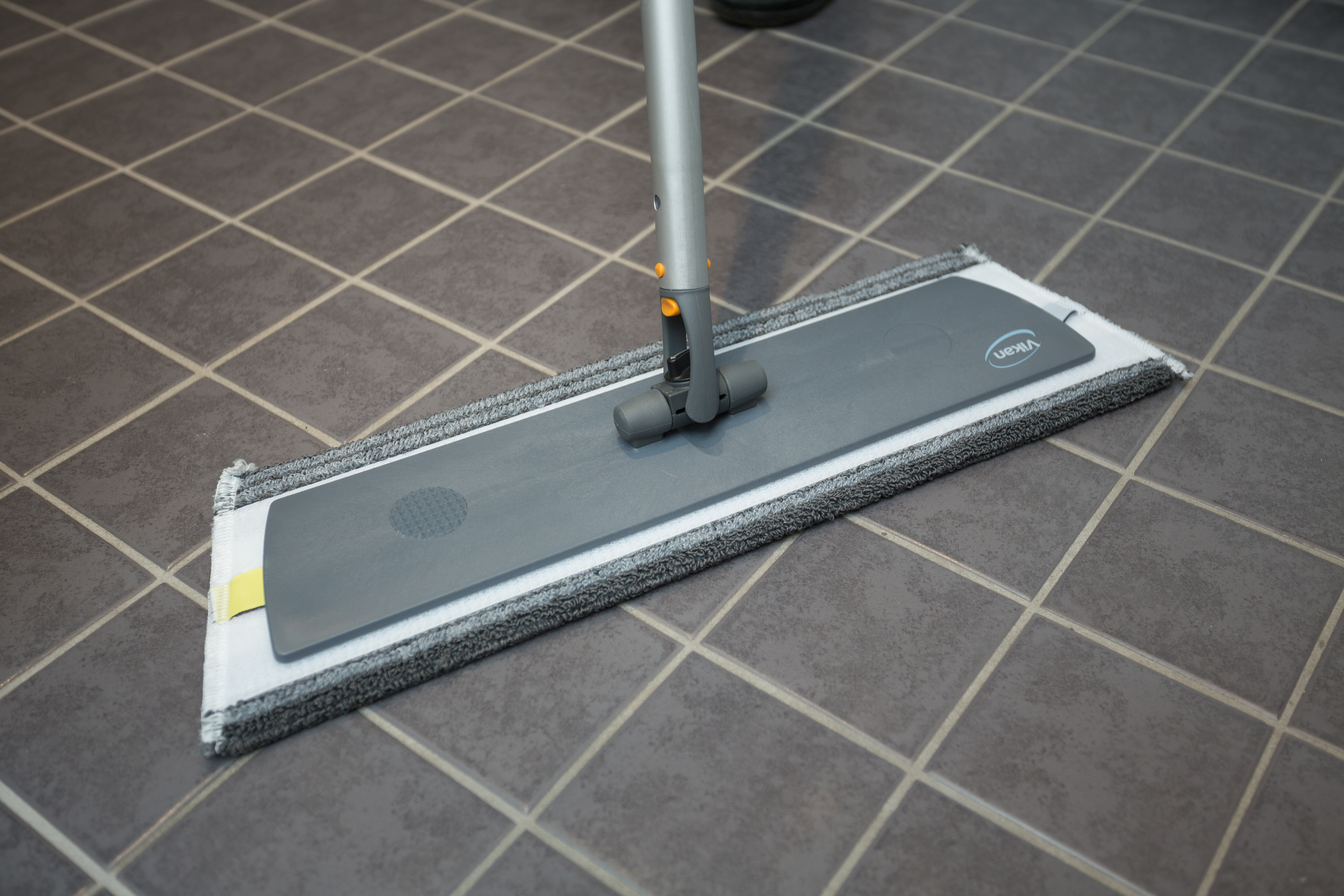 Vikan DampDry 31 microfibre mop, Hook & Loop, 40 cm, Grey
