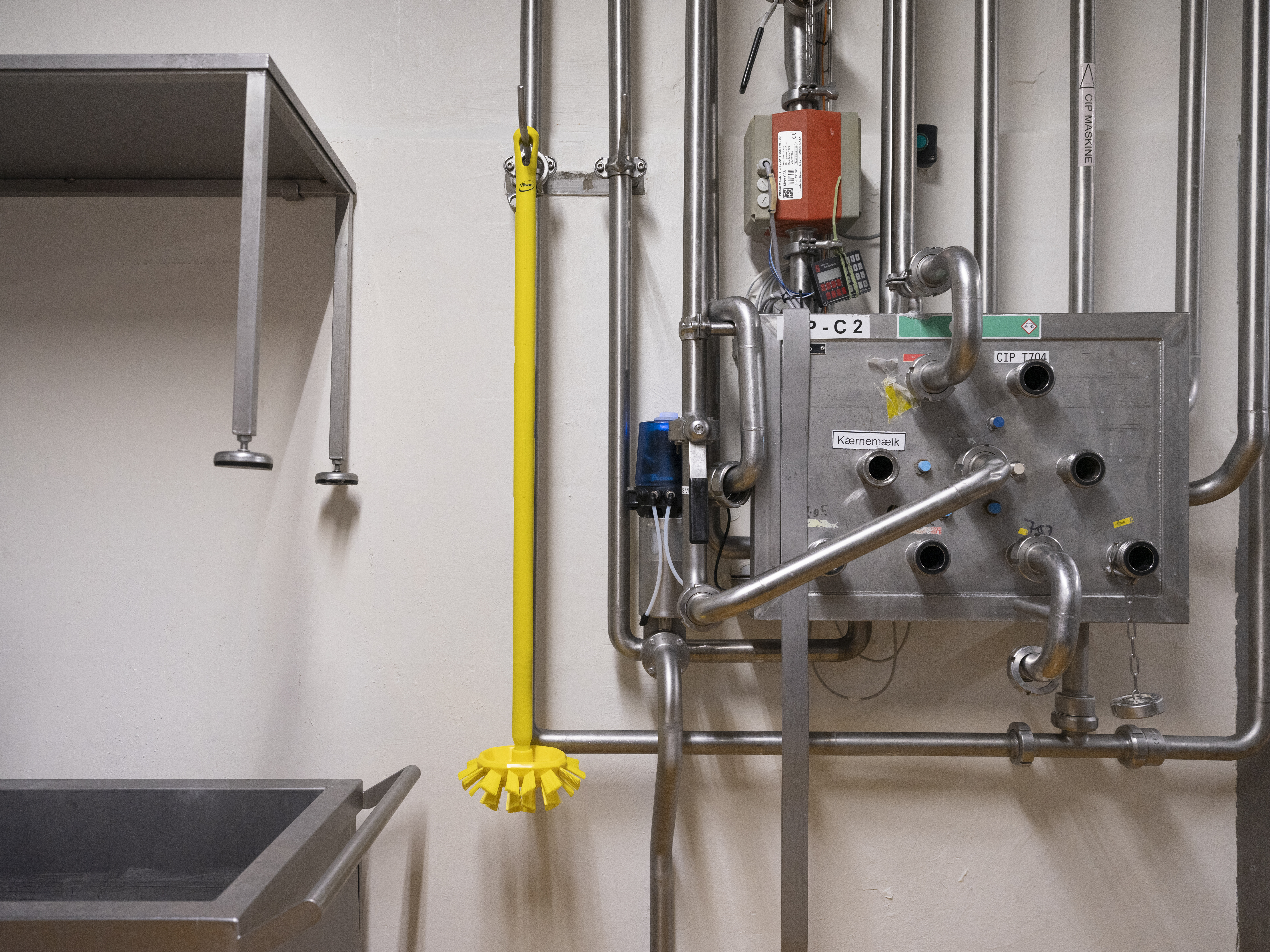 Vikan UST Tank Brush, 190 mm, Hard, Blue