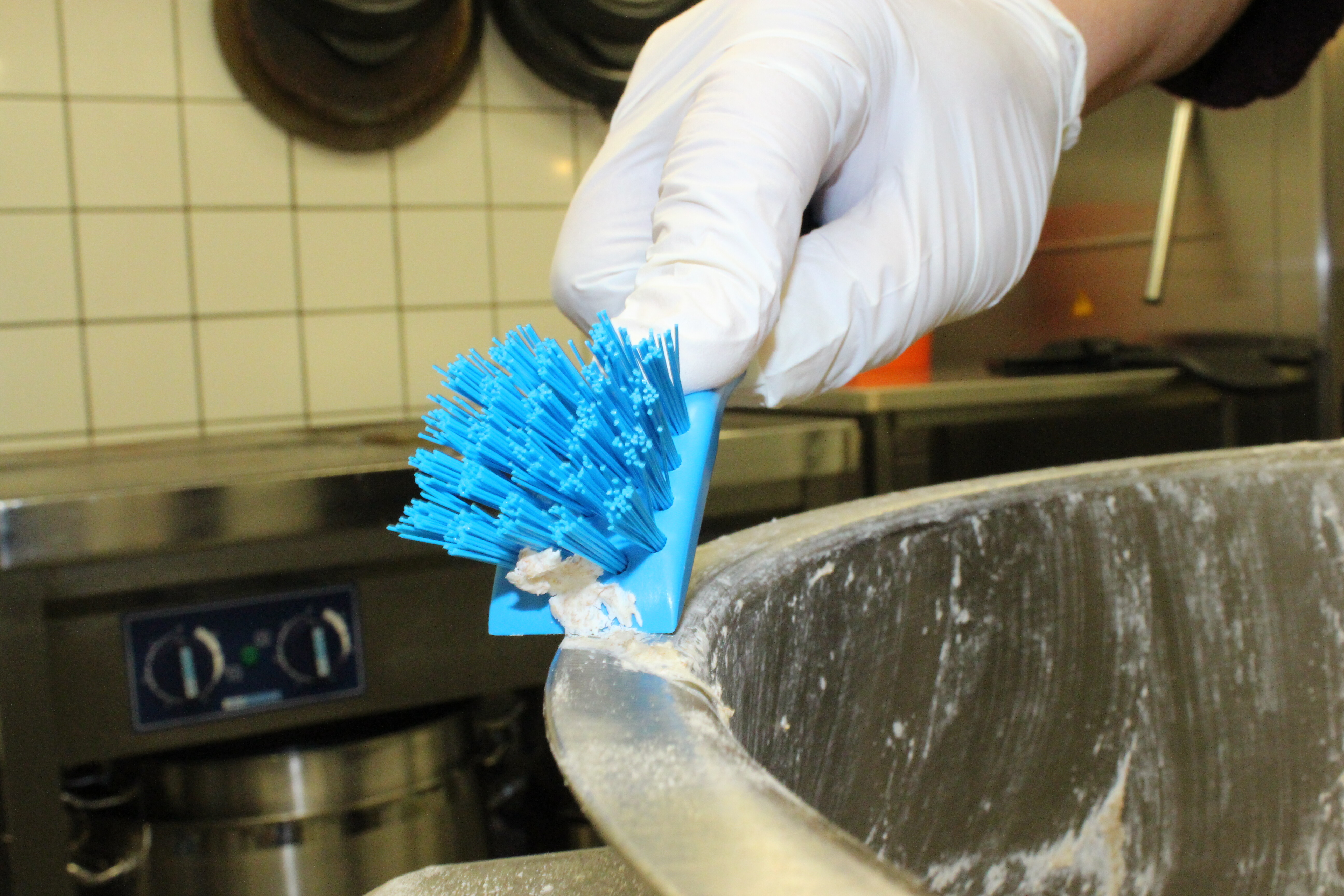 Vikan Detail Brush with Scraping Edge, 150 mm, Hard, Blue