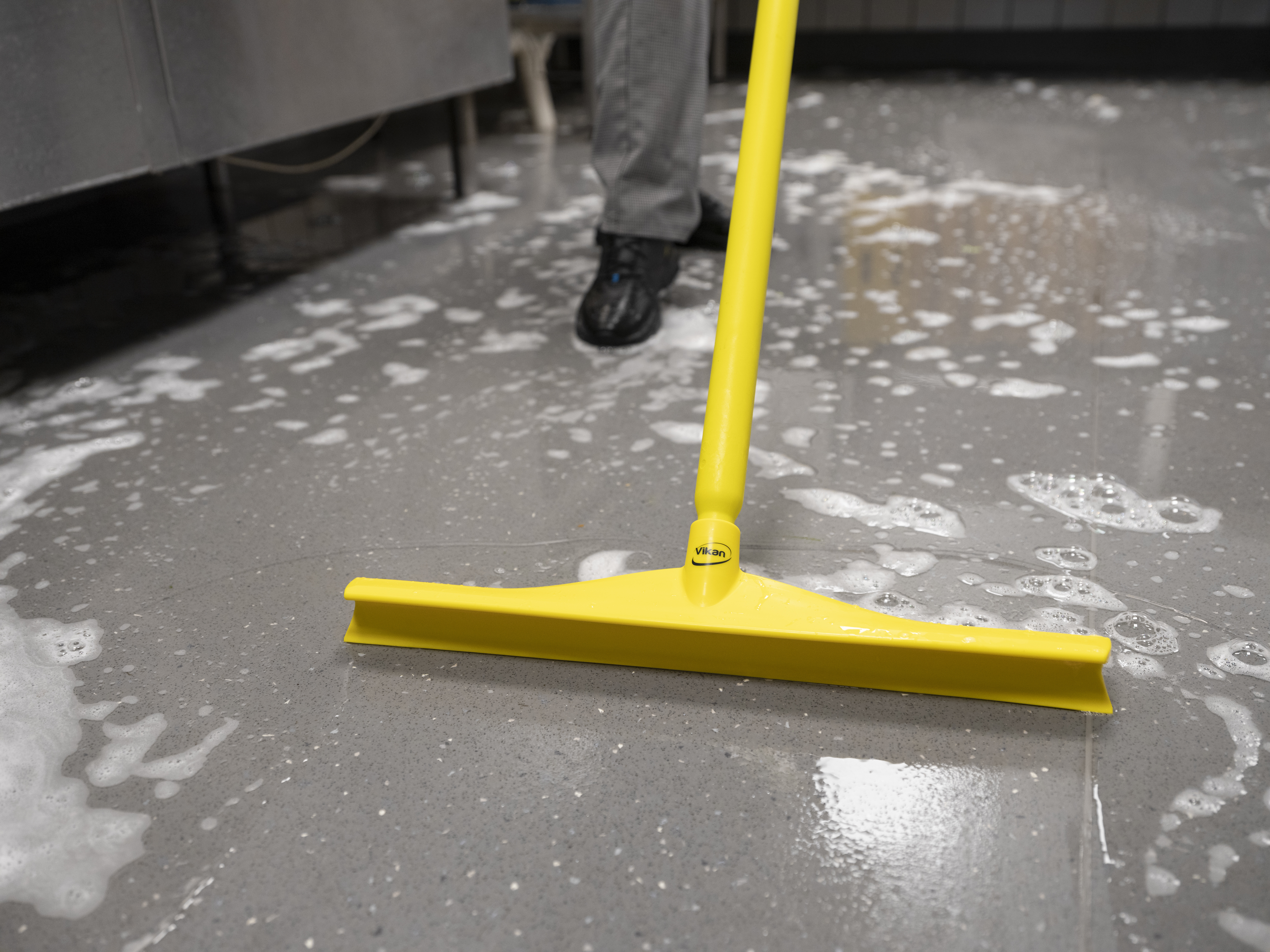 Vikan Ultra Hygiene Squeegee, 700 mm, Blue