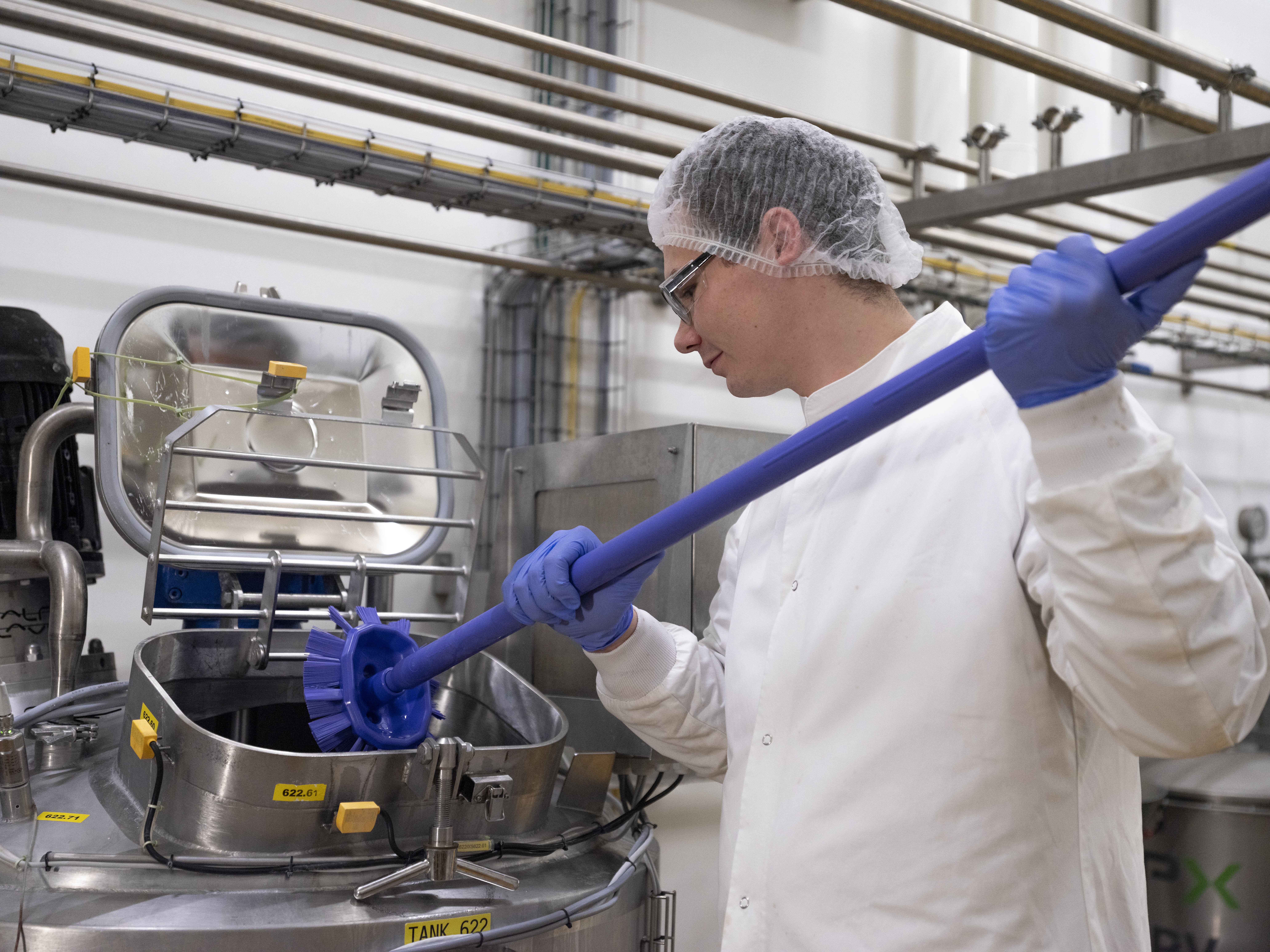 Vikan UST Tank Brush, 190 mm, Hard, Blue