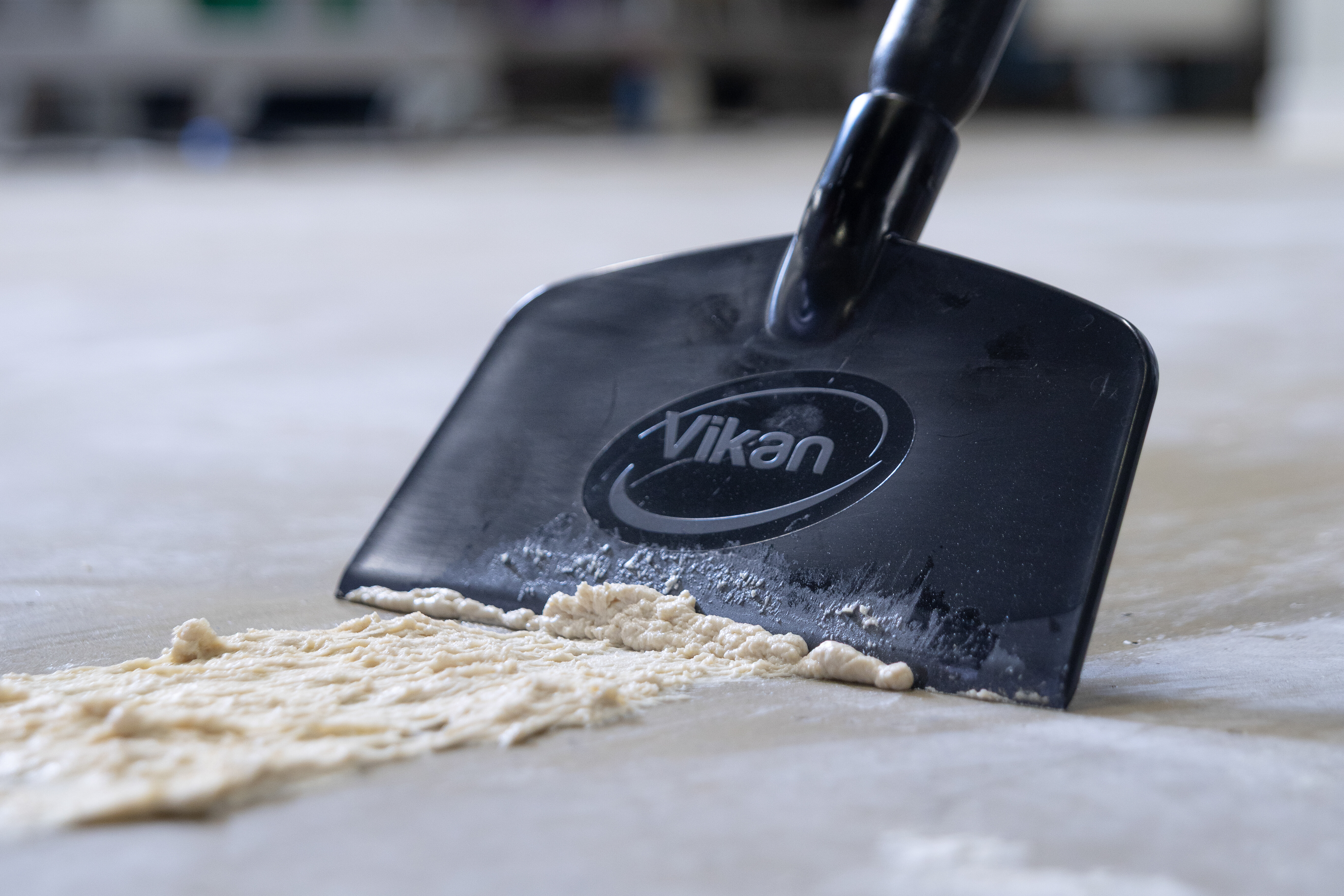 Vikan Nylon Table & Floor Scraper, 255 mm, Hard, Blue
