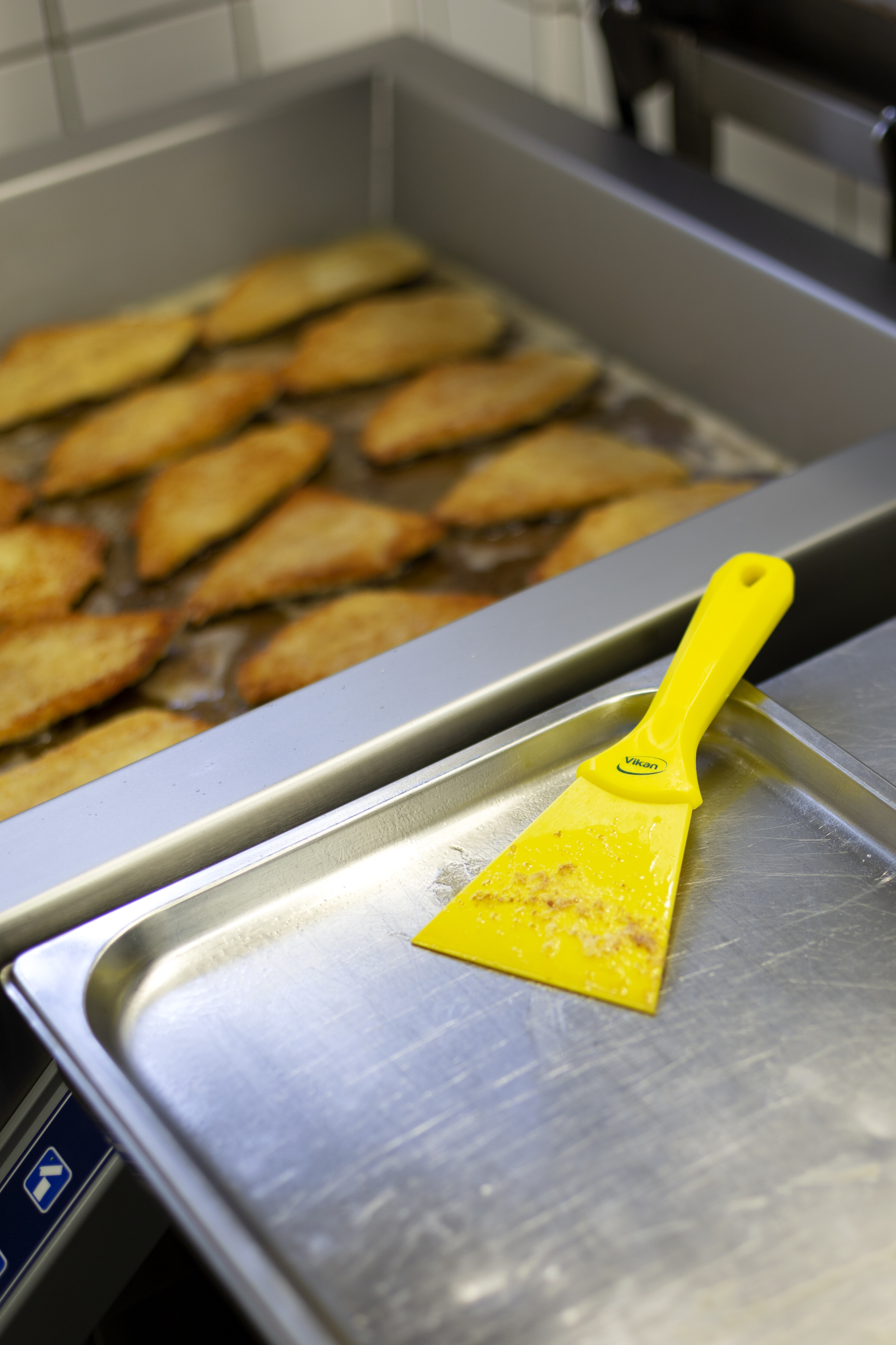 Vikan Nylon Hand Scraper, 100 mm, Blue