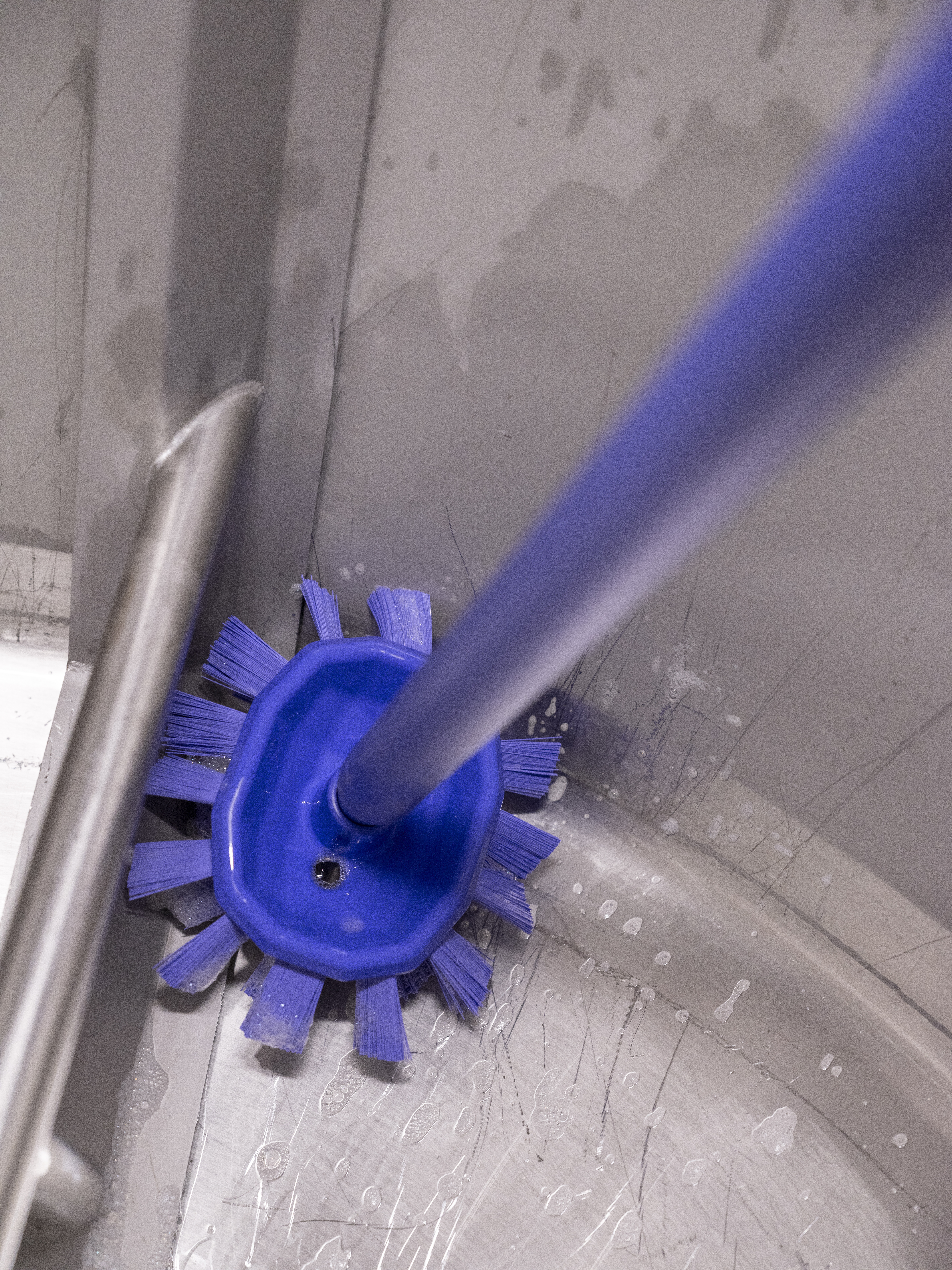 Vikan UST Tank Brush, 190 mm, Hard, Blue