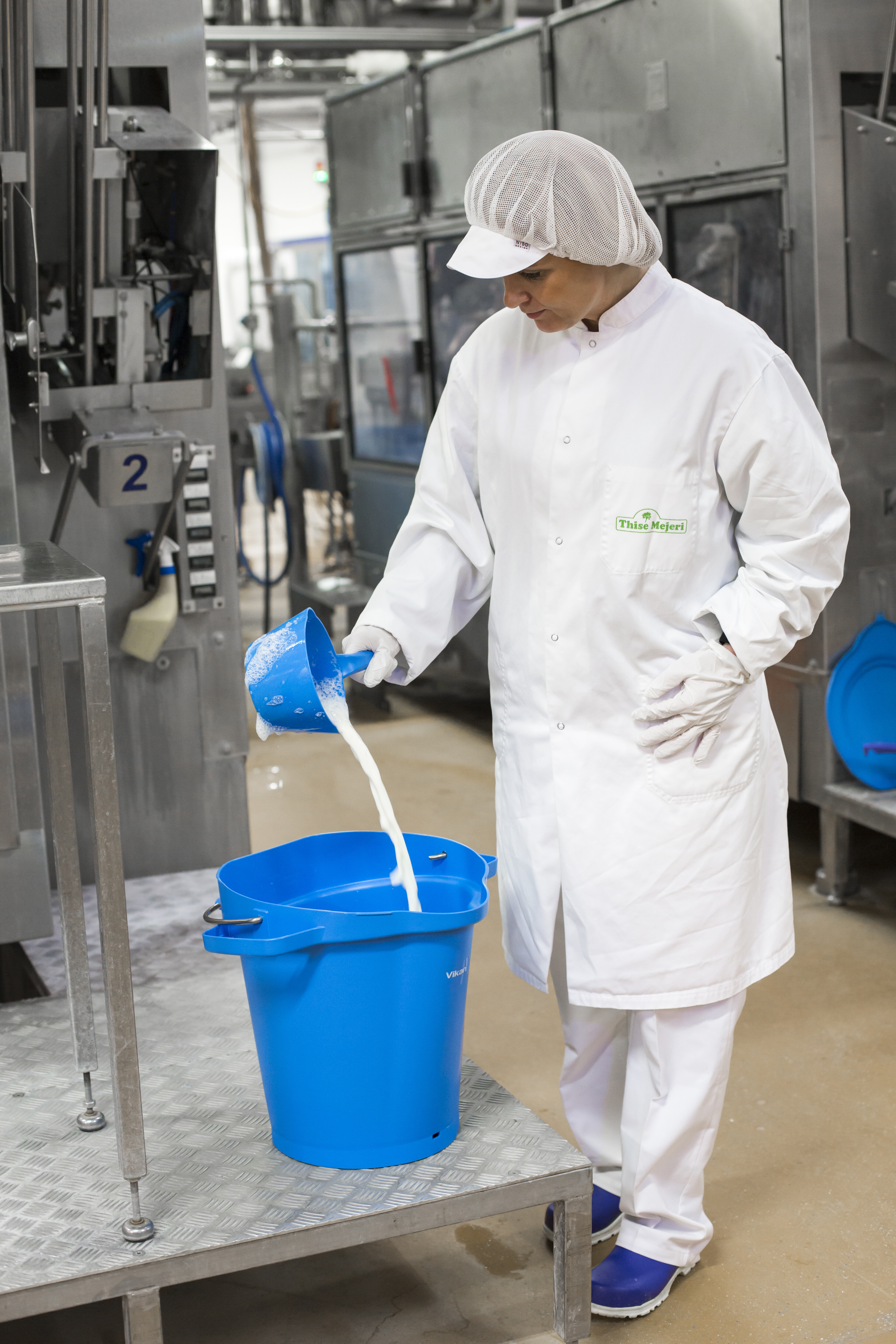 Vikan Round Bowl Scoop, 2 Litre, Blue