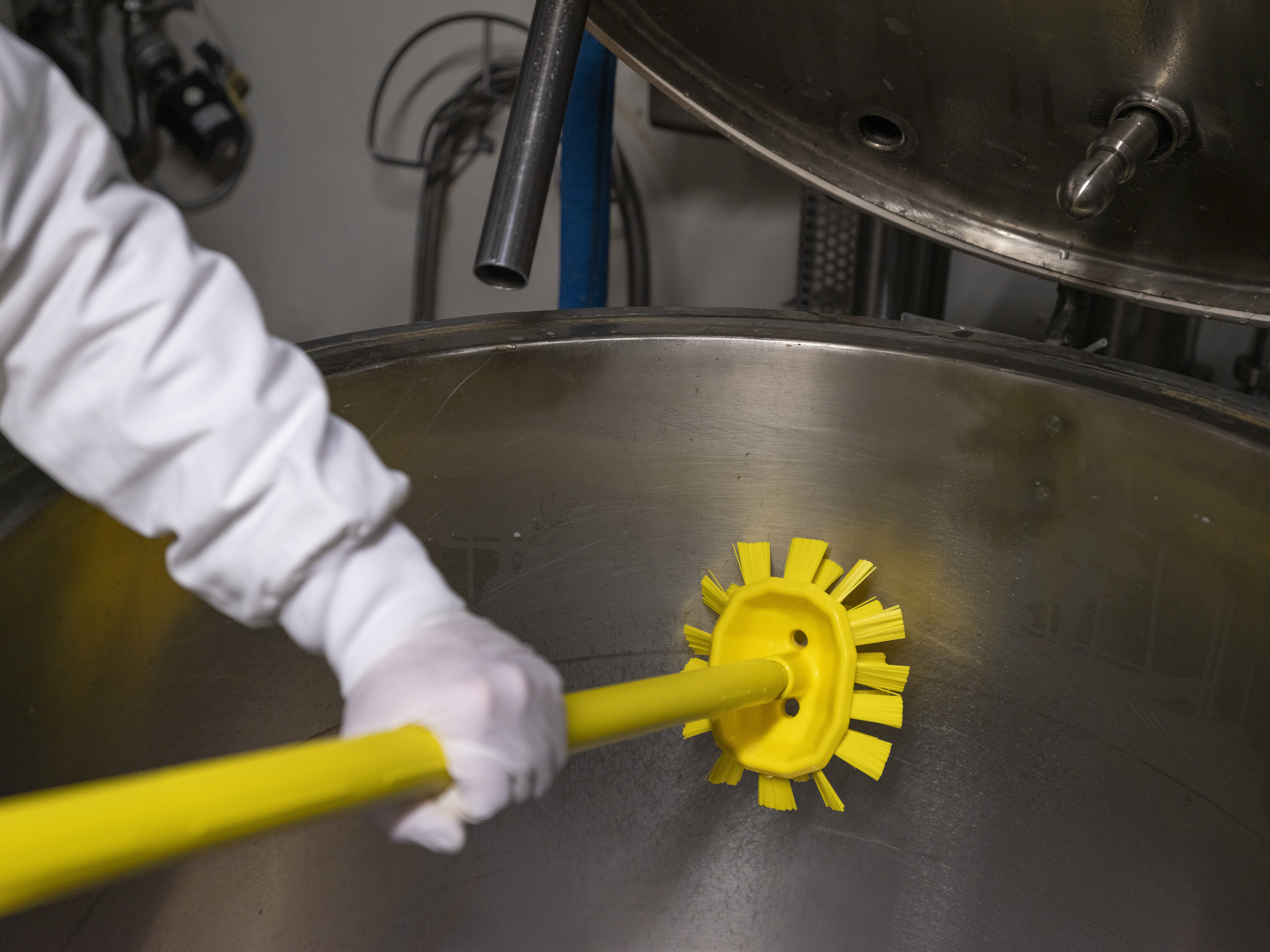 Vikan UST Tank Brush, 190 mm, Hard, Blue