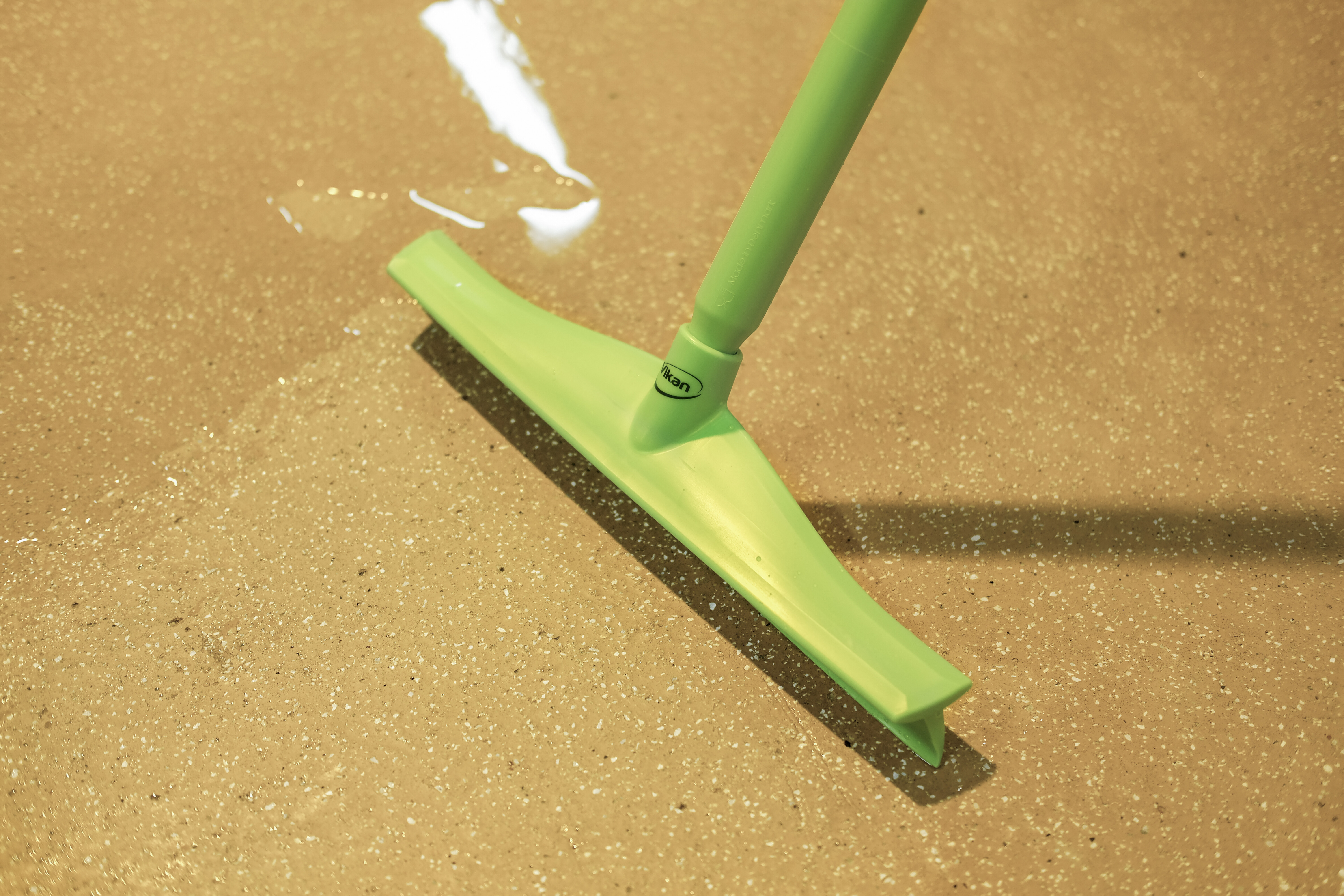 Vikan Ultra Hygiene Squeegee, 700 mm, Blue