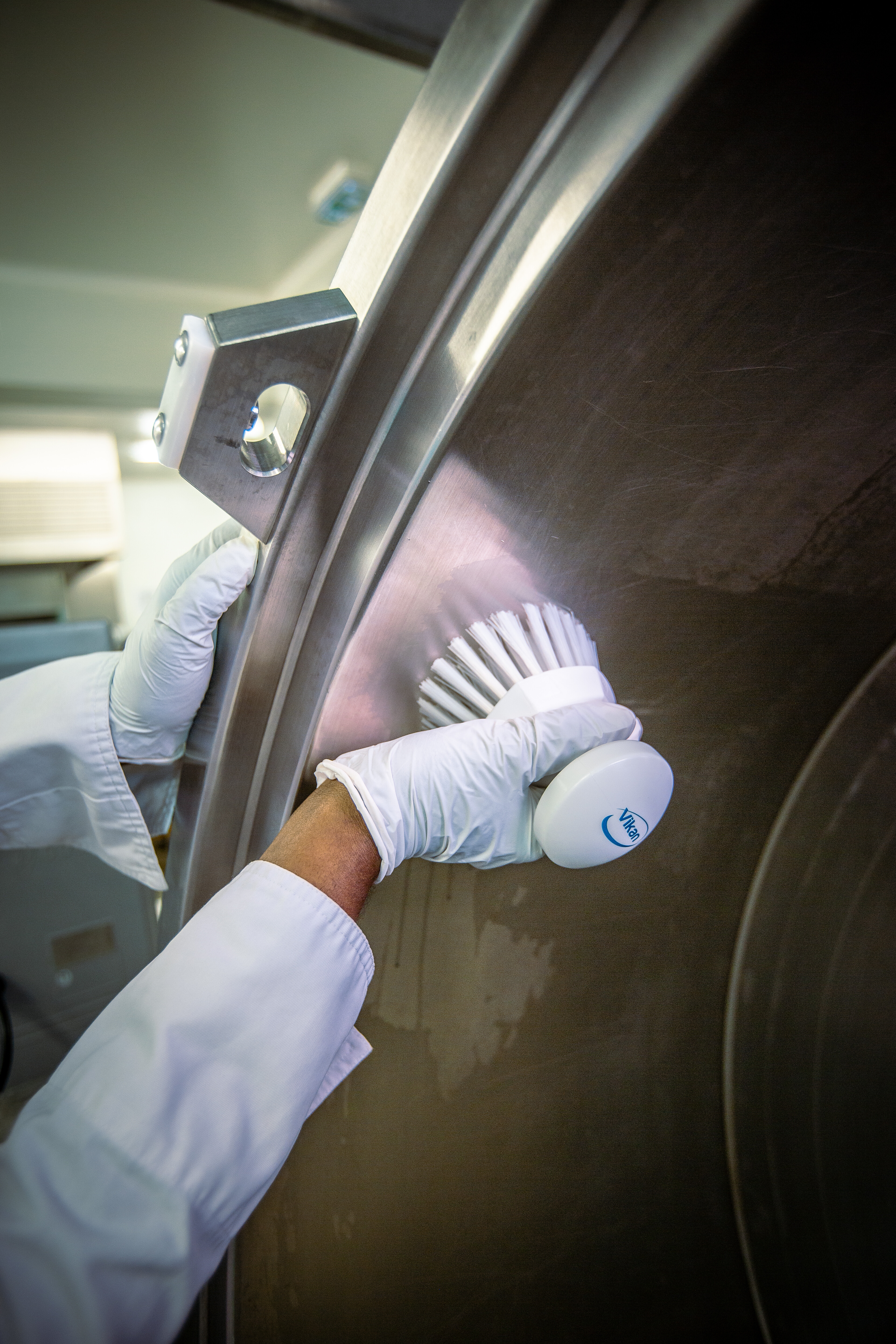 Vikan Round Hand Scrub, 110 mm, Hard, Blue