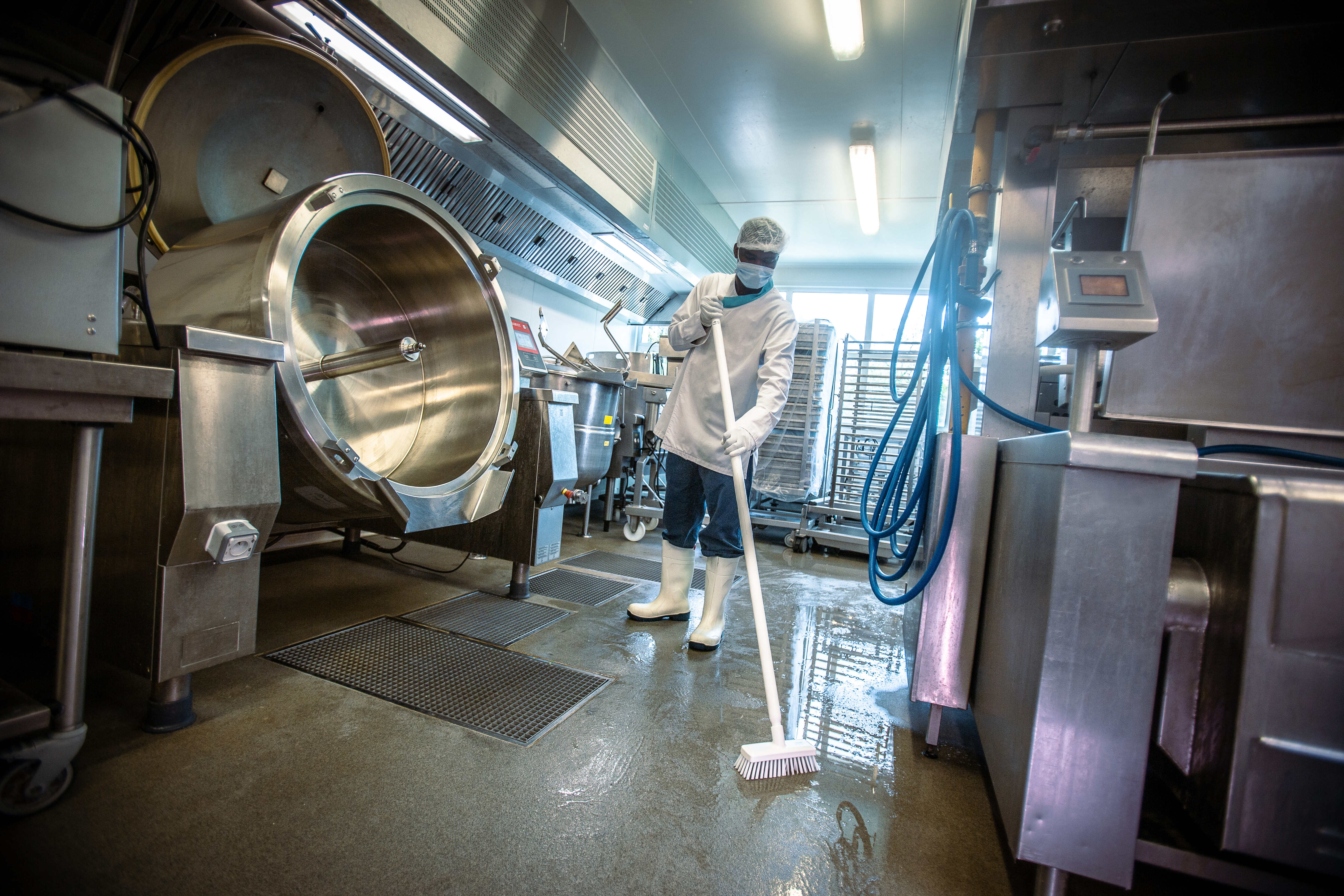 Vikan, Compact Wall/Deck Scrub, 225 mm, Hard, Blue