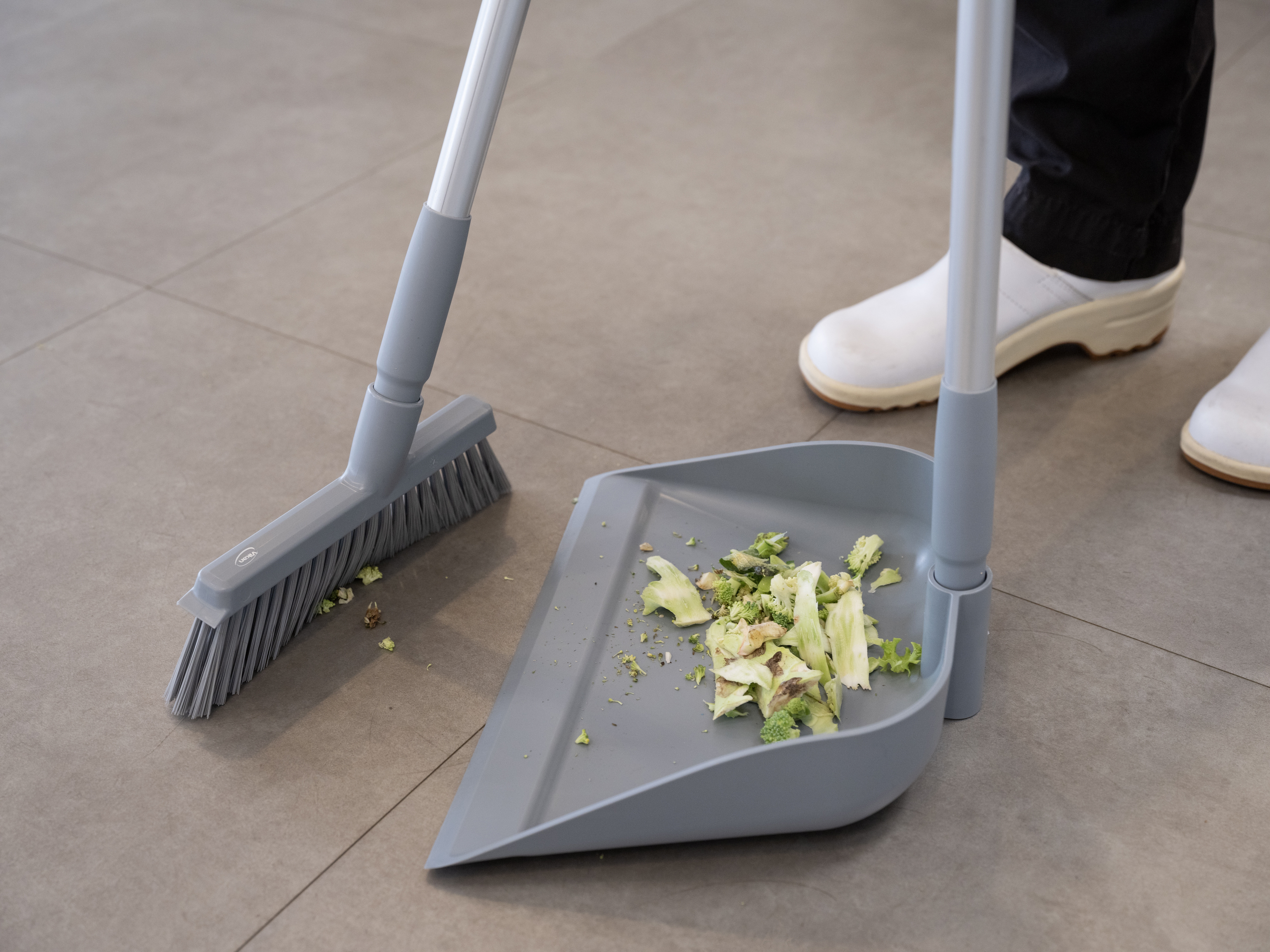 Vikan Upright Dustpan, 330 mm, Blue