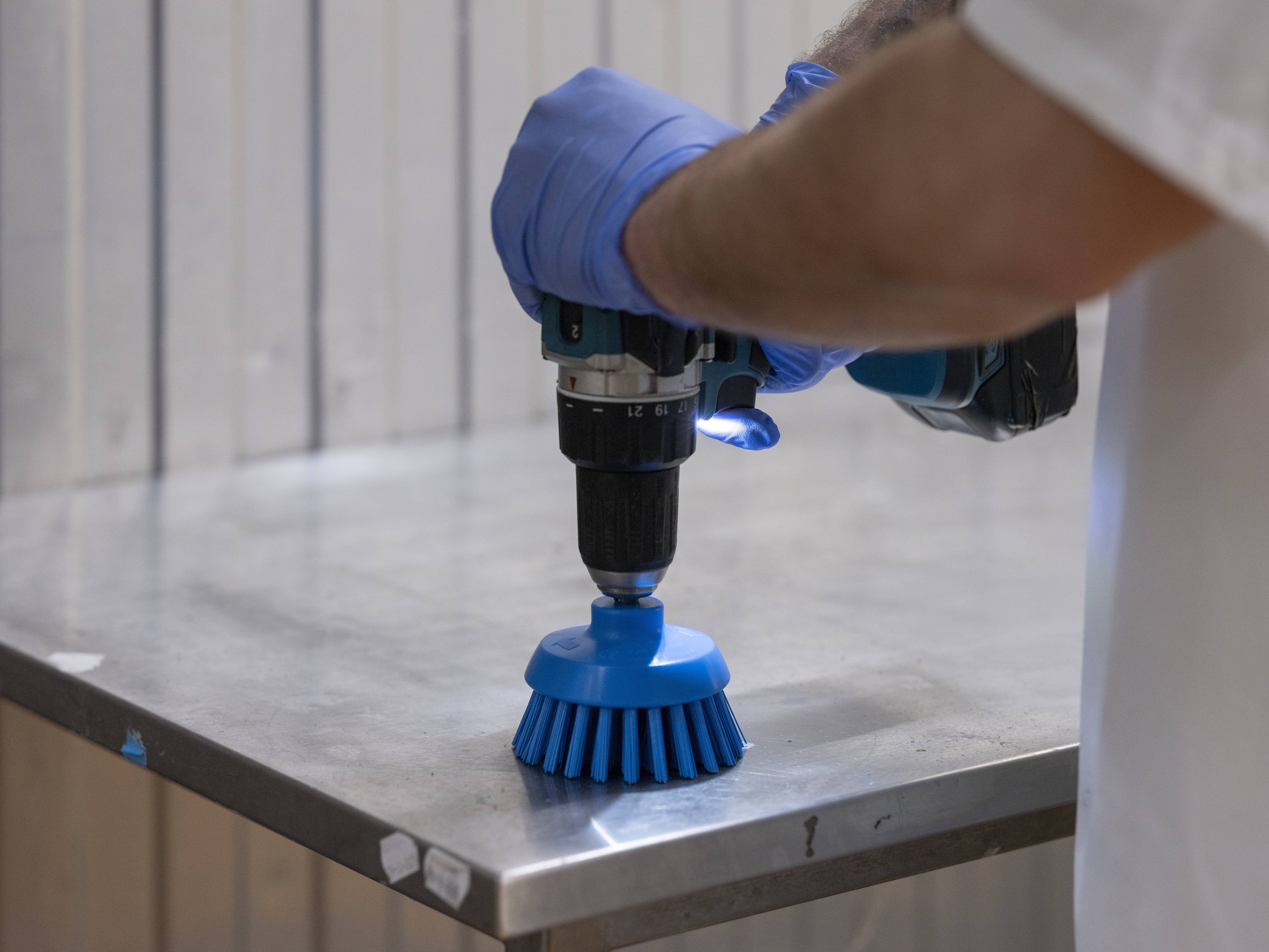 Vikan HyDrive Round Brush, Ø90 mm, Very hard, Blue