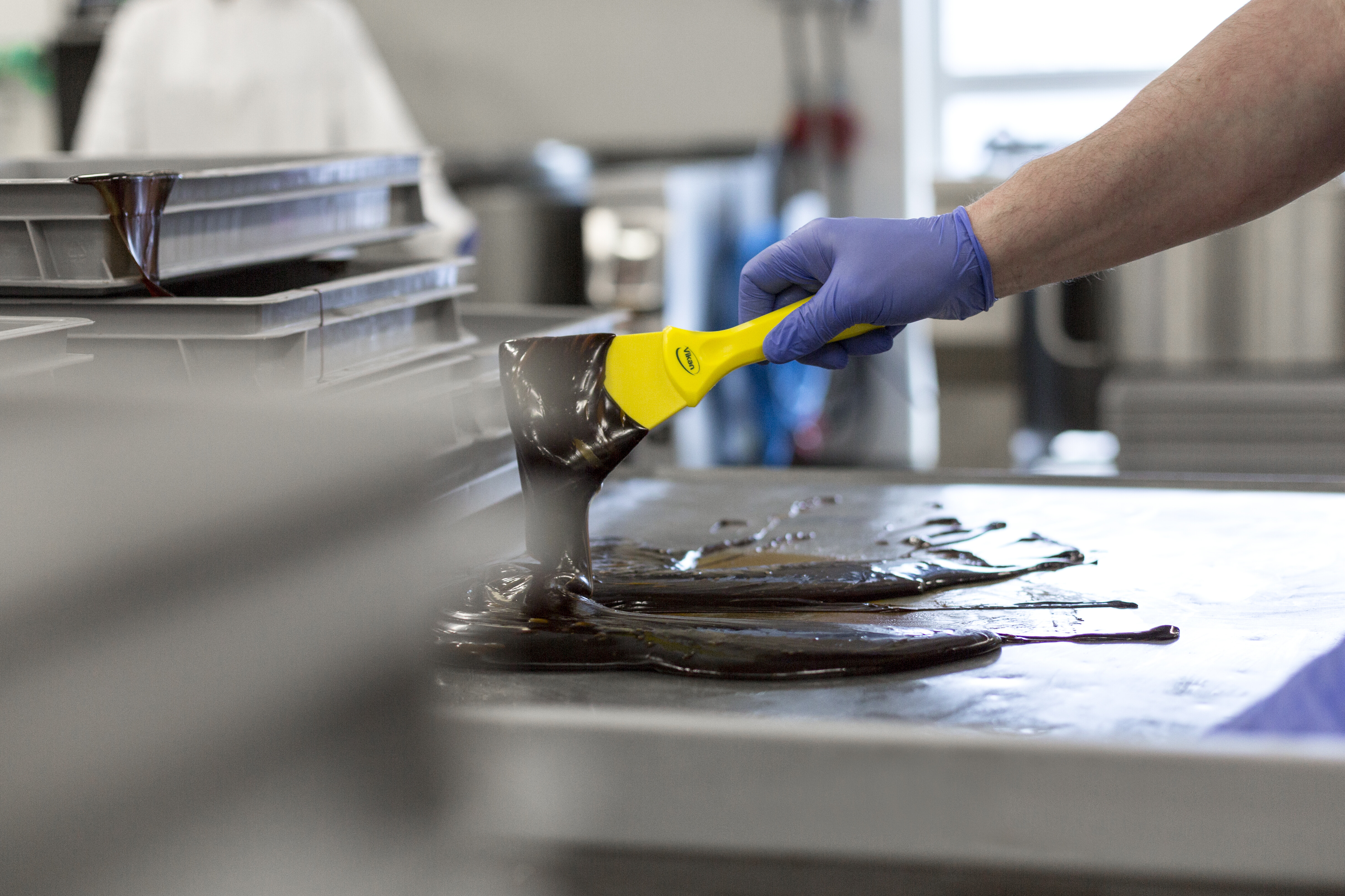 Vikan Nylon Hand Scraper, 100 mm, Blue