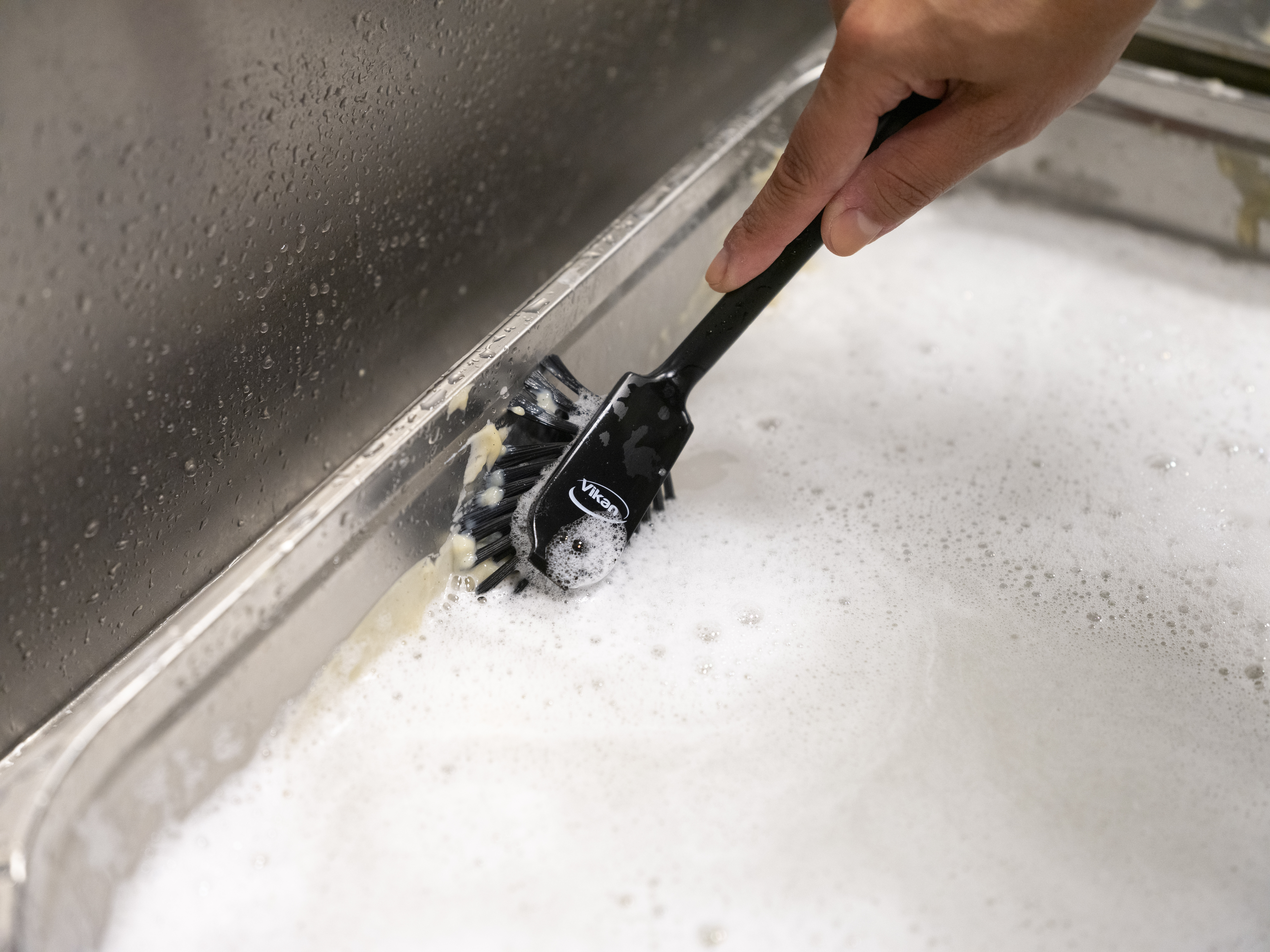 Vikan Dish Brush w/Scraping Edge, 280 mm, Medium, Blue