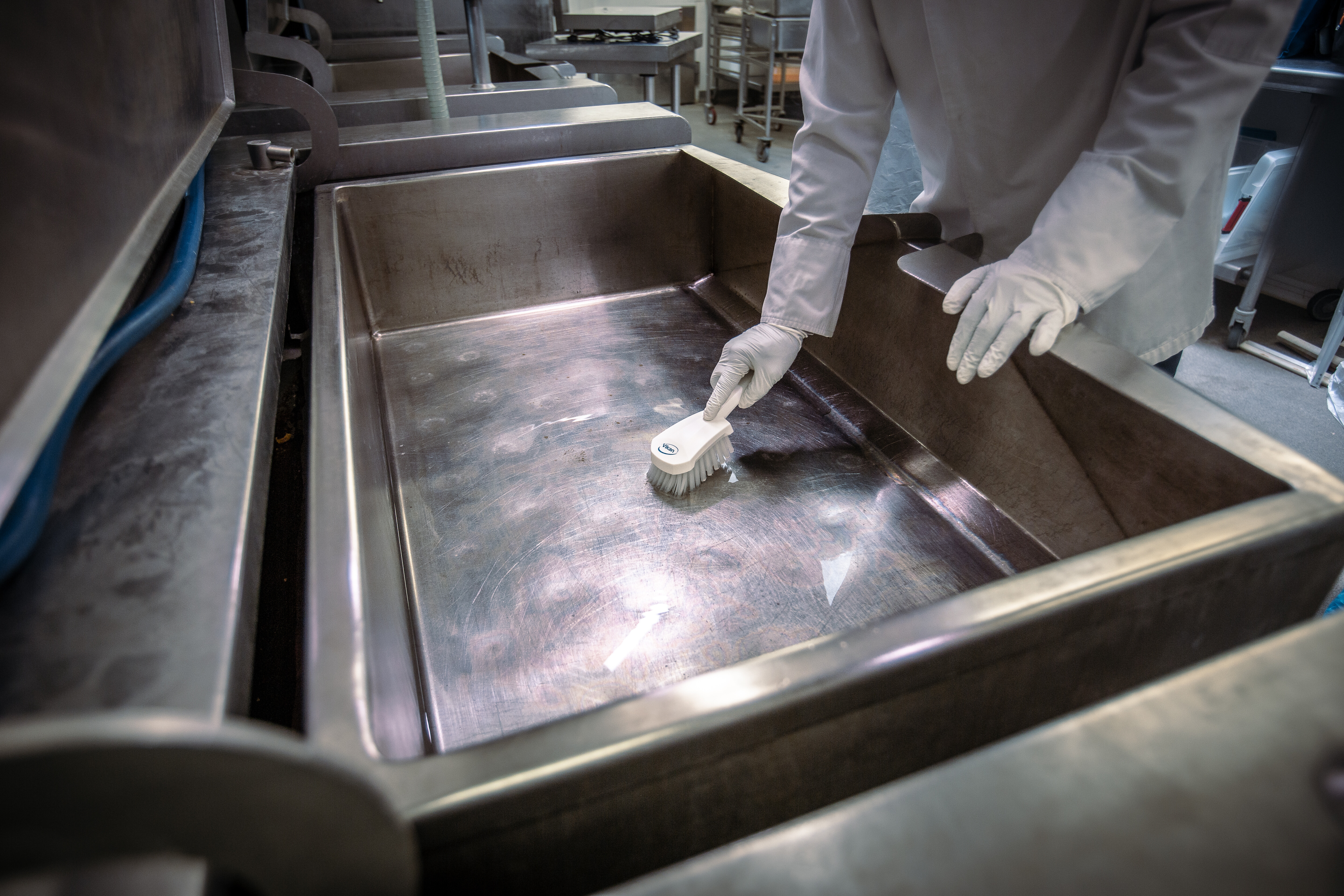 Vikan Washing Brush w/short Handle, 270 mm, Hard, Blue