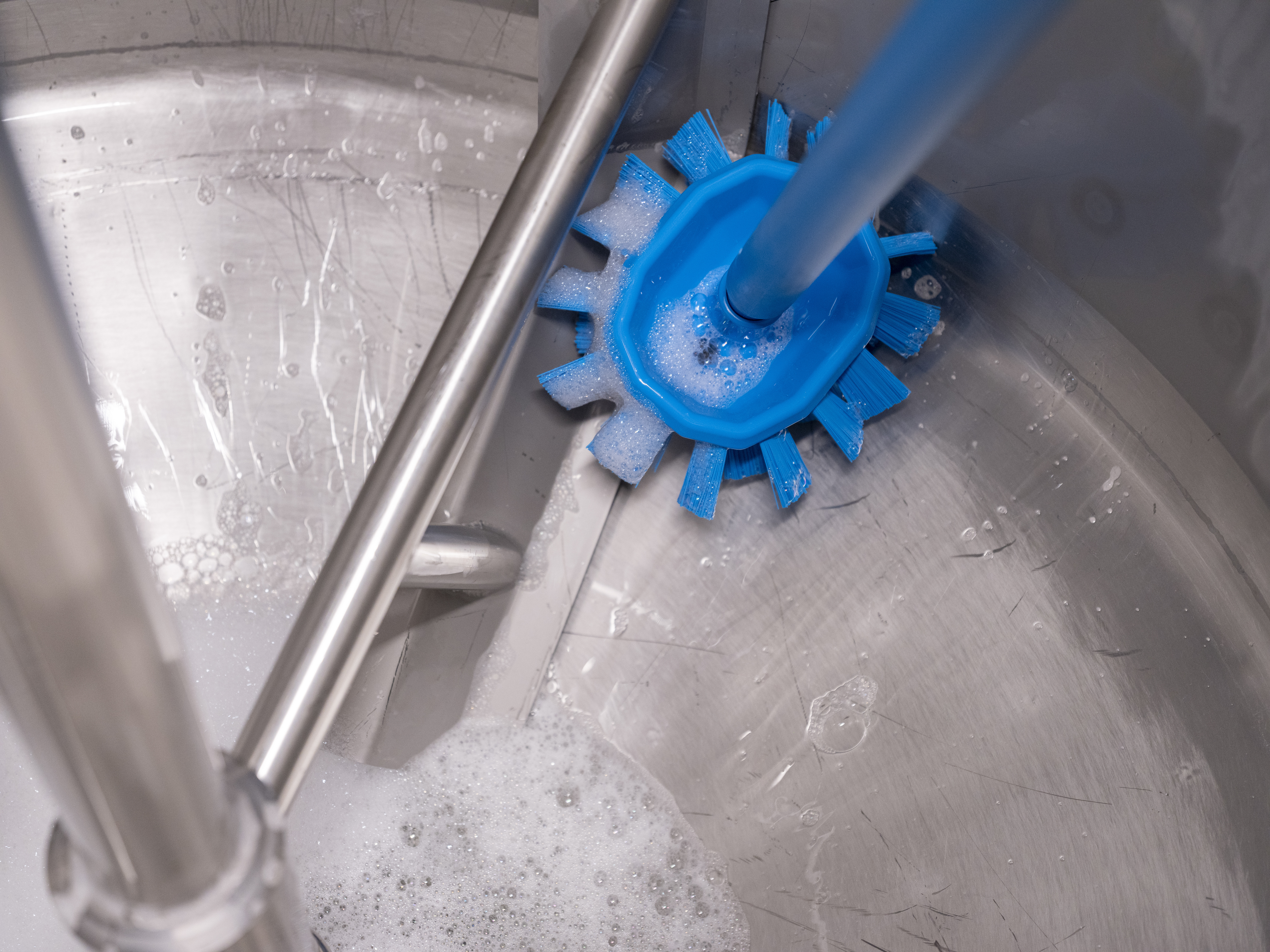 Vikan UST Tank Brush, 190 mm, Hard, Blue