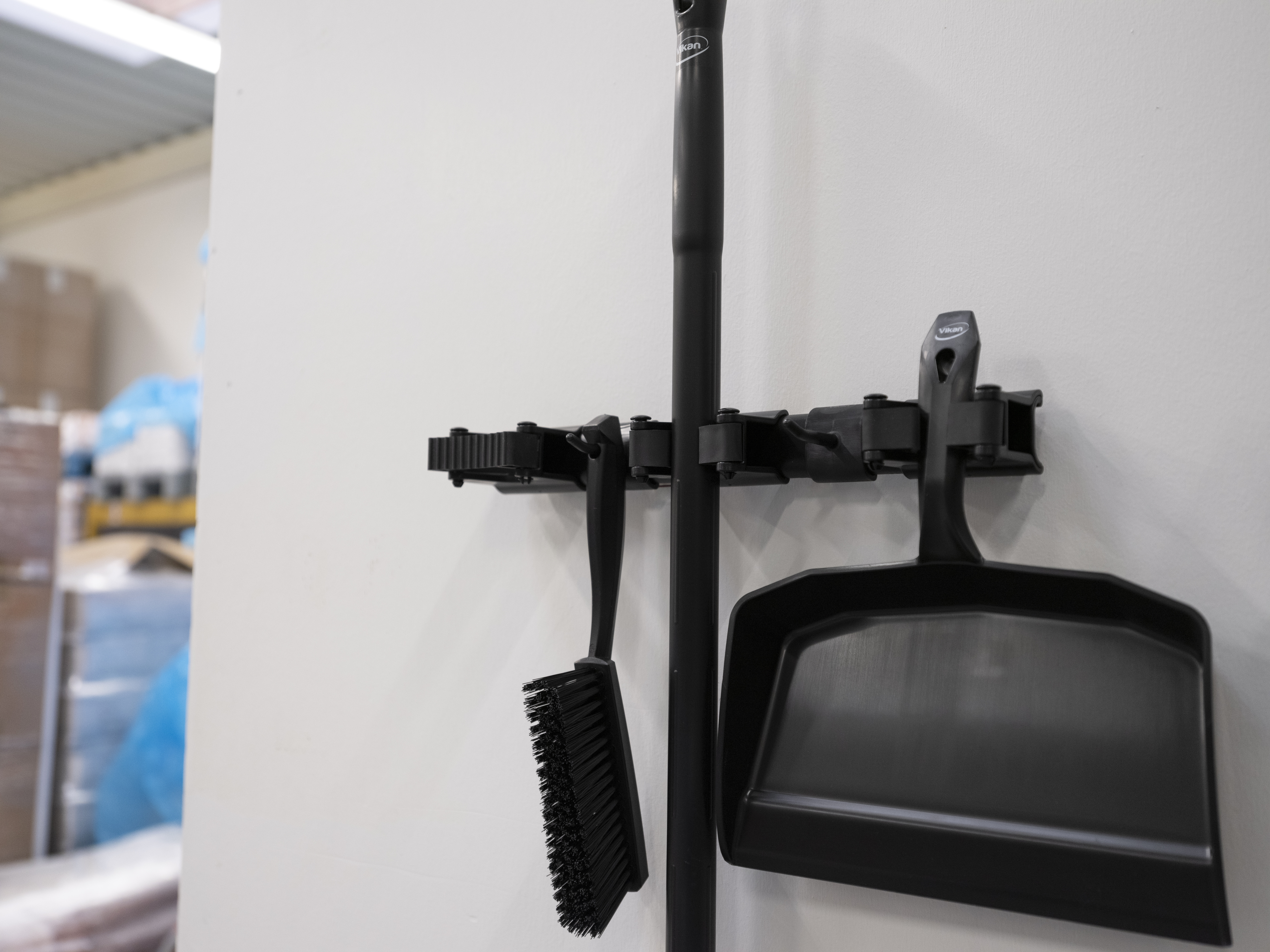 Vikan Hand Brush, 330 mm, Medium, Blue