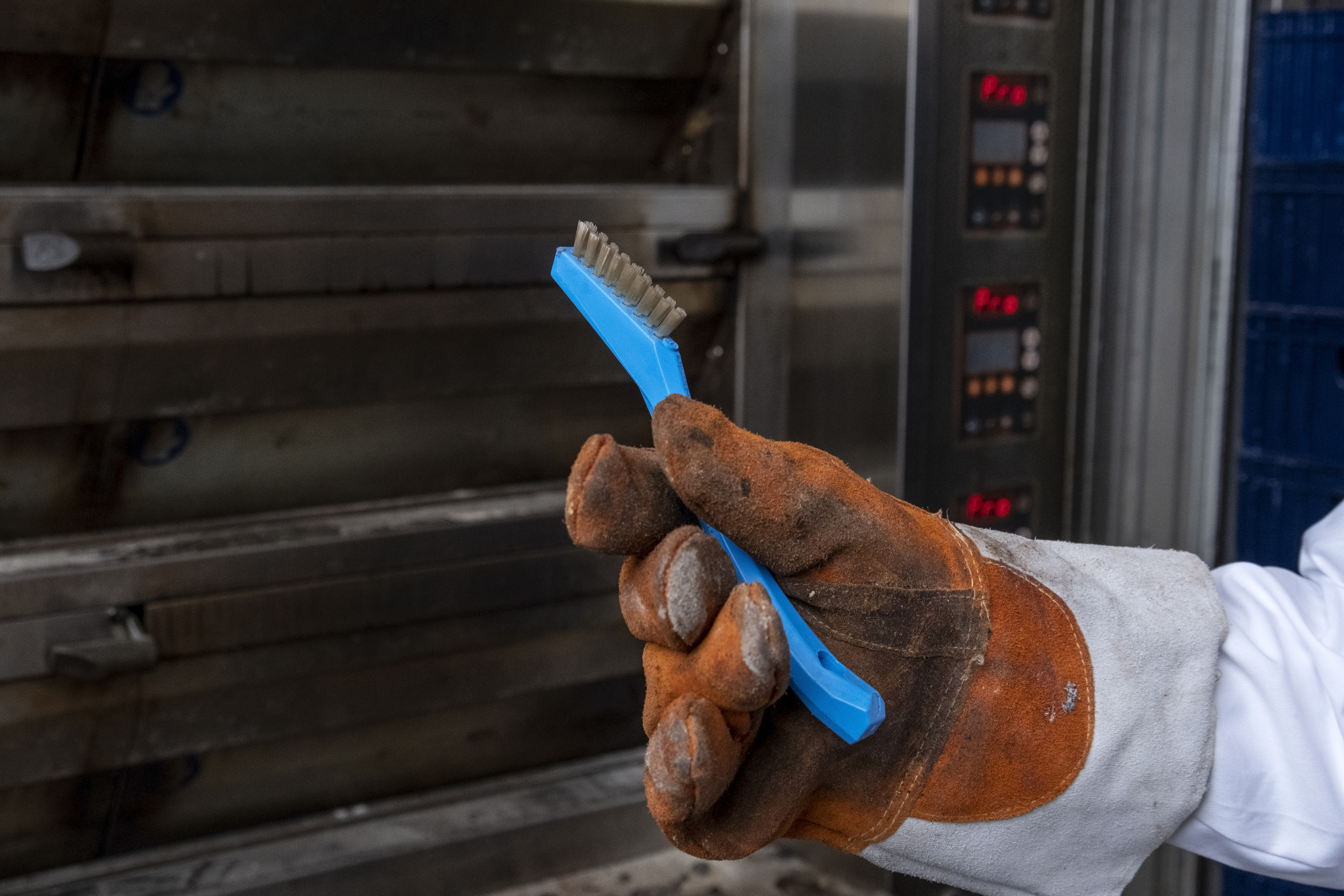 Vikan Detail Brush with heat resistant filaments, 205 mm, Very hard, Blue