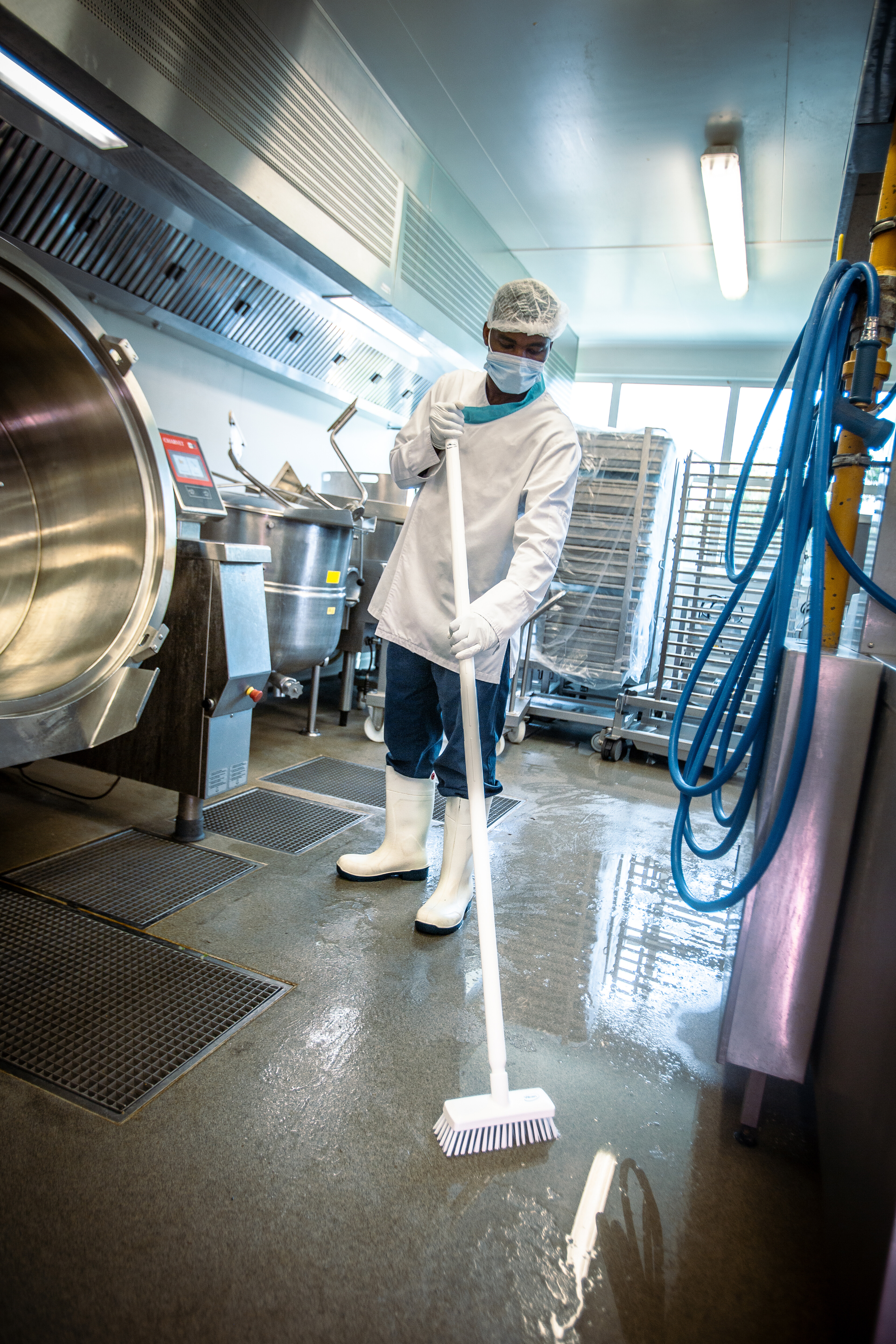 Vikan, Compact Wall/Deck Scrub, 225 mm, Hard, Blue