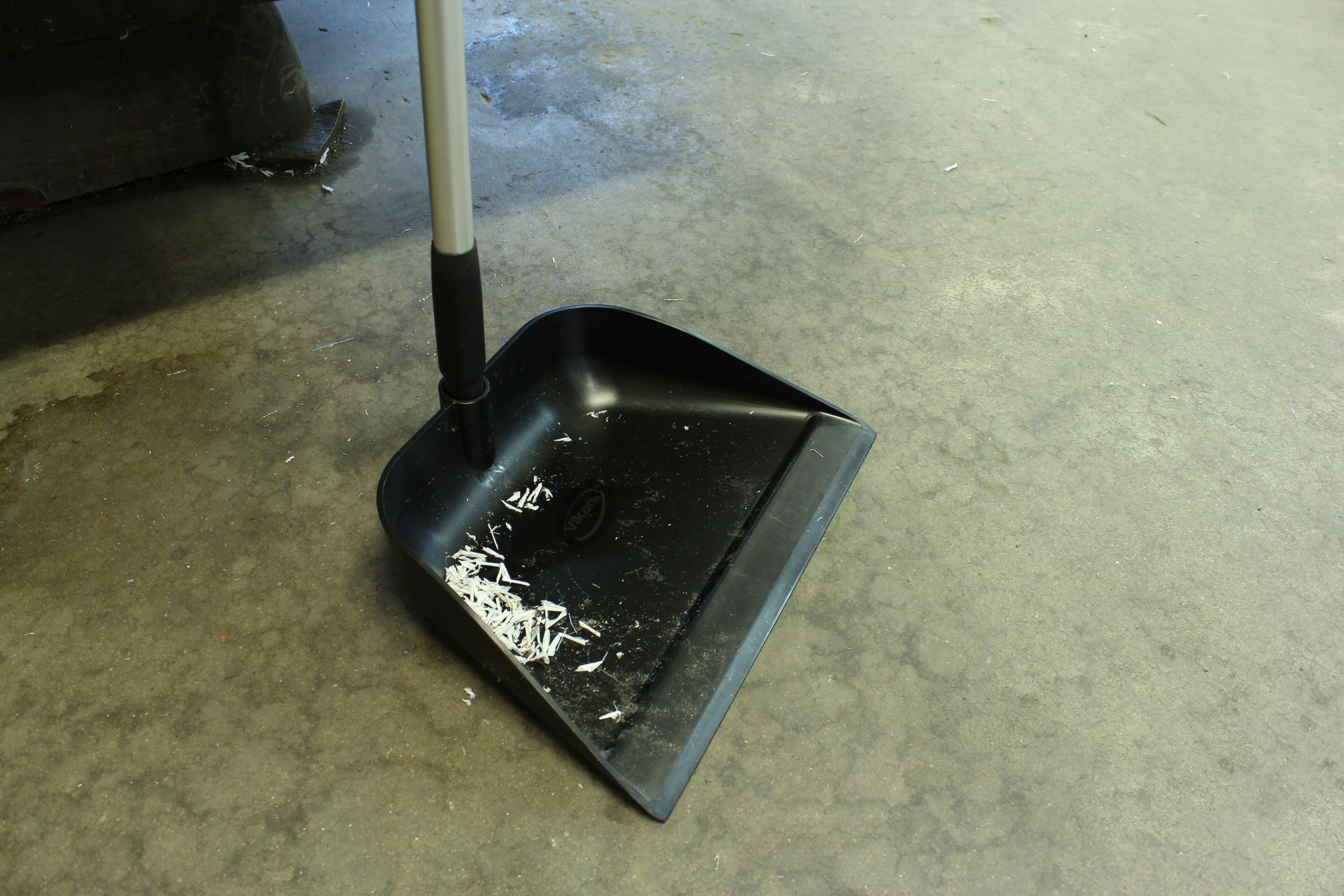 Vikan Upright Dustpan, 330 mm, Blue