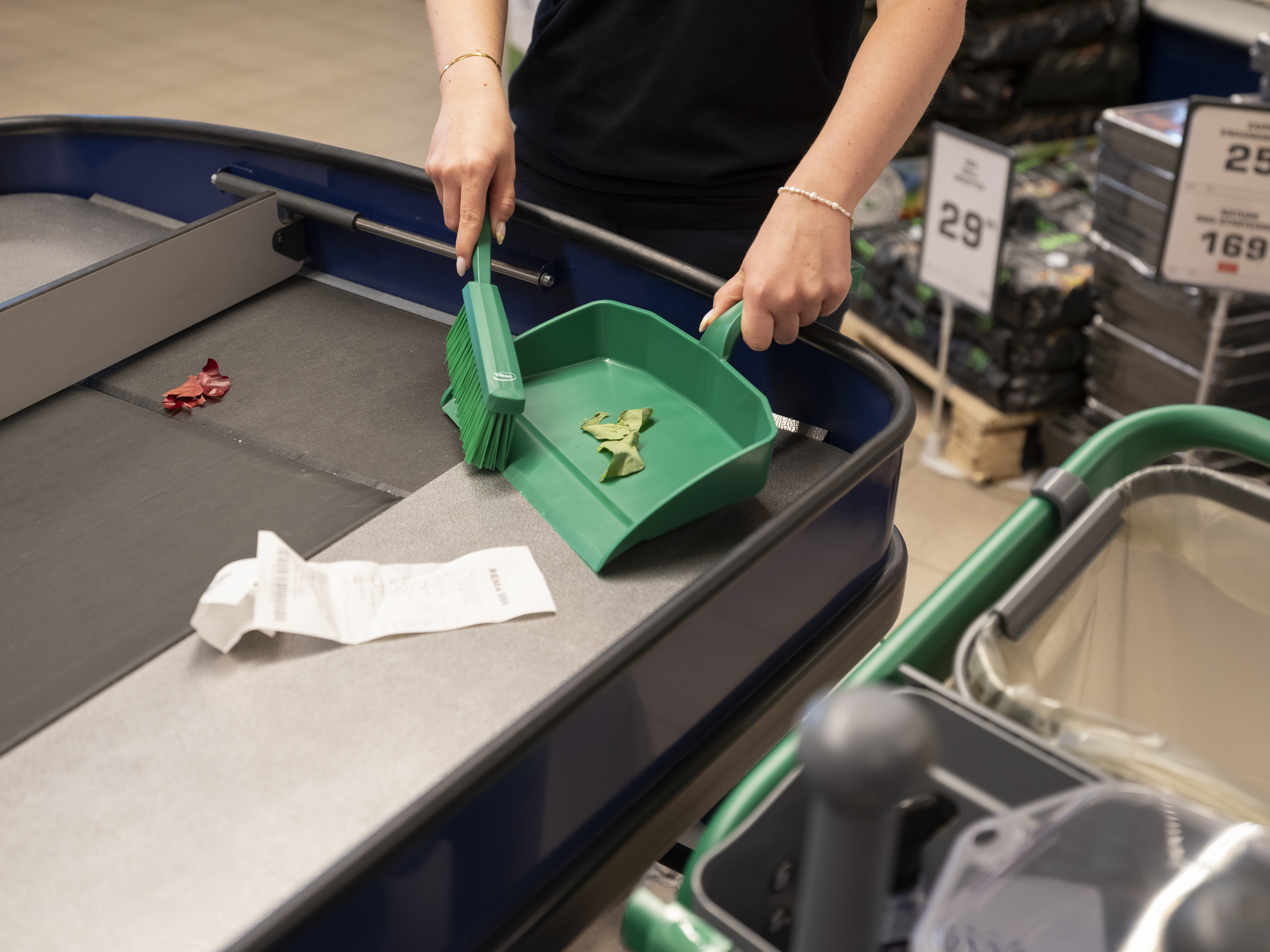 Vikan Hand Brush, 330 mm, Medium, Blue