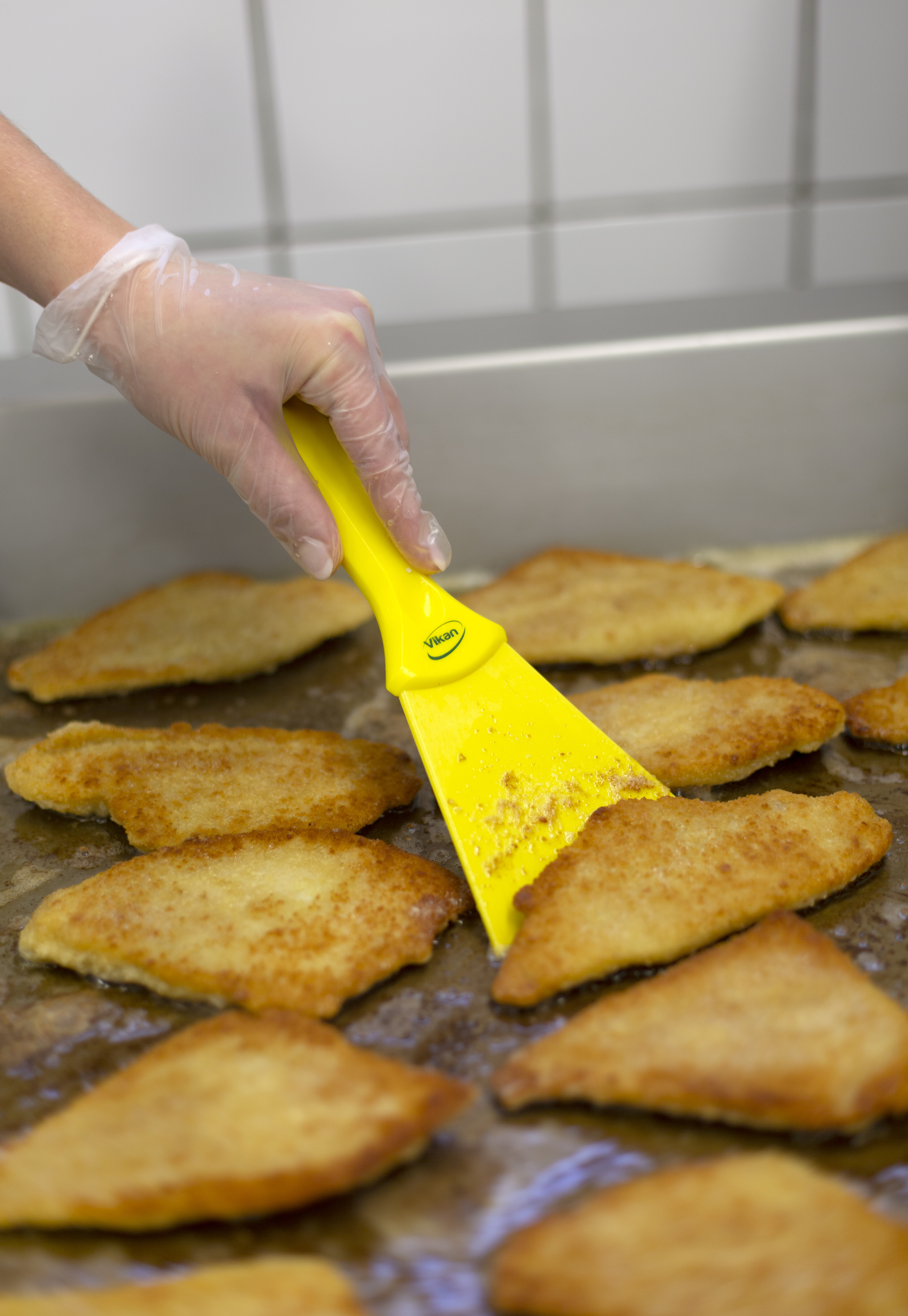 Vikan Nylon Hand Scraper, 100 mm, Blue