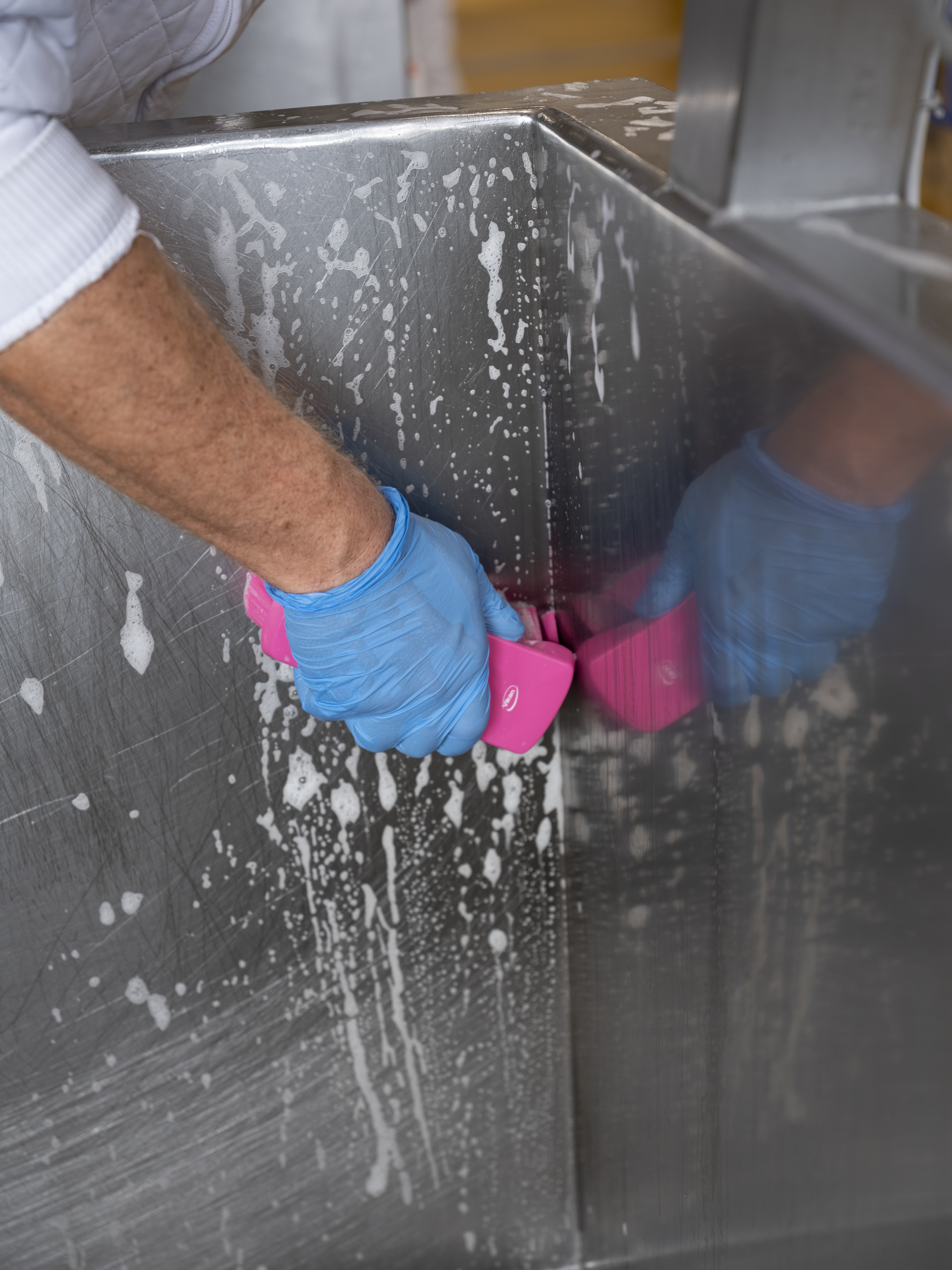 Vikan UST Hand Brush, 176 mm, Hard, Blue