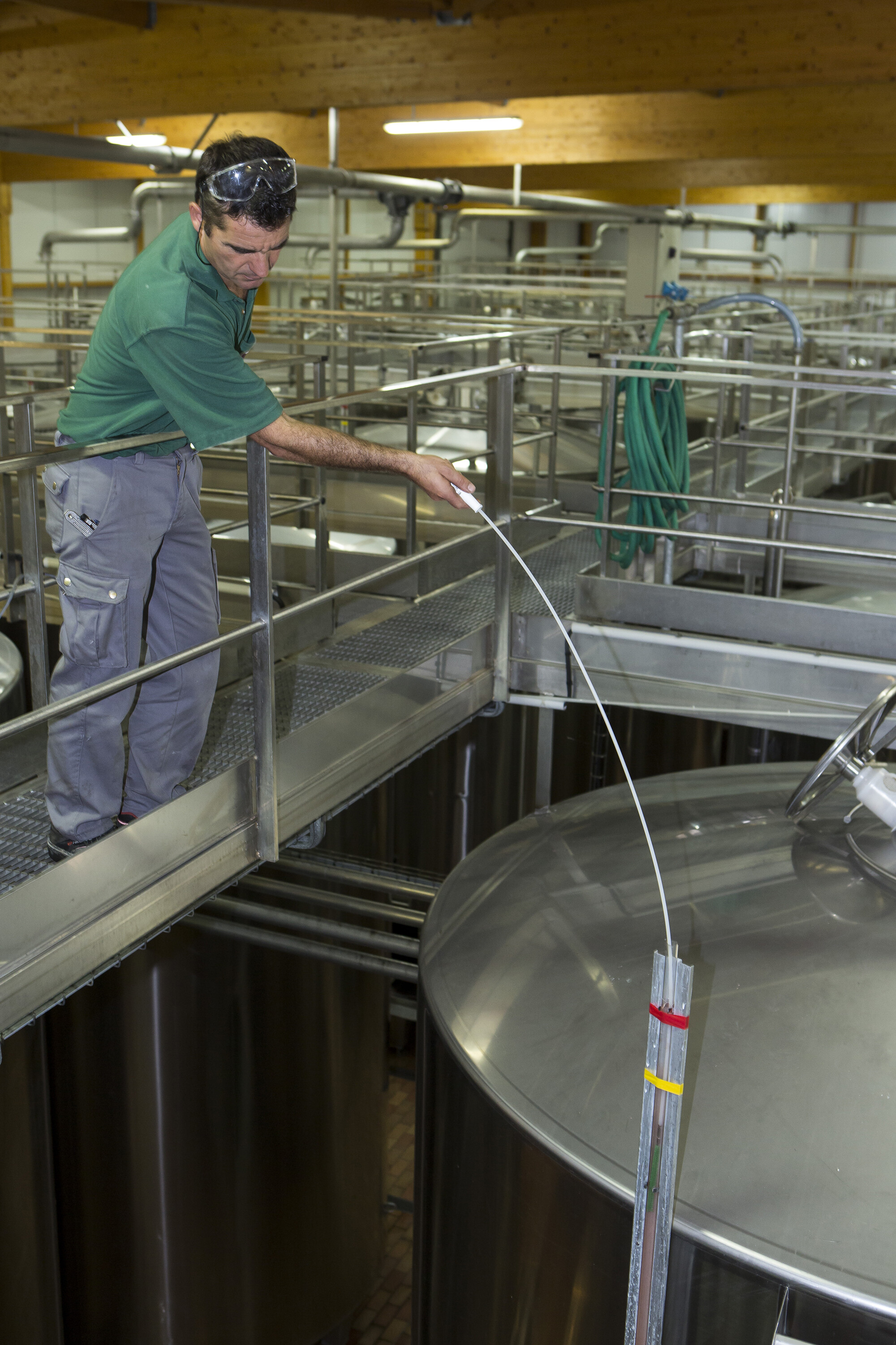 Vikan Tube Brush f/flexible handle 53515 or 53525, Ø12 mm, 200 mm, Medium, Blue