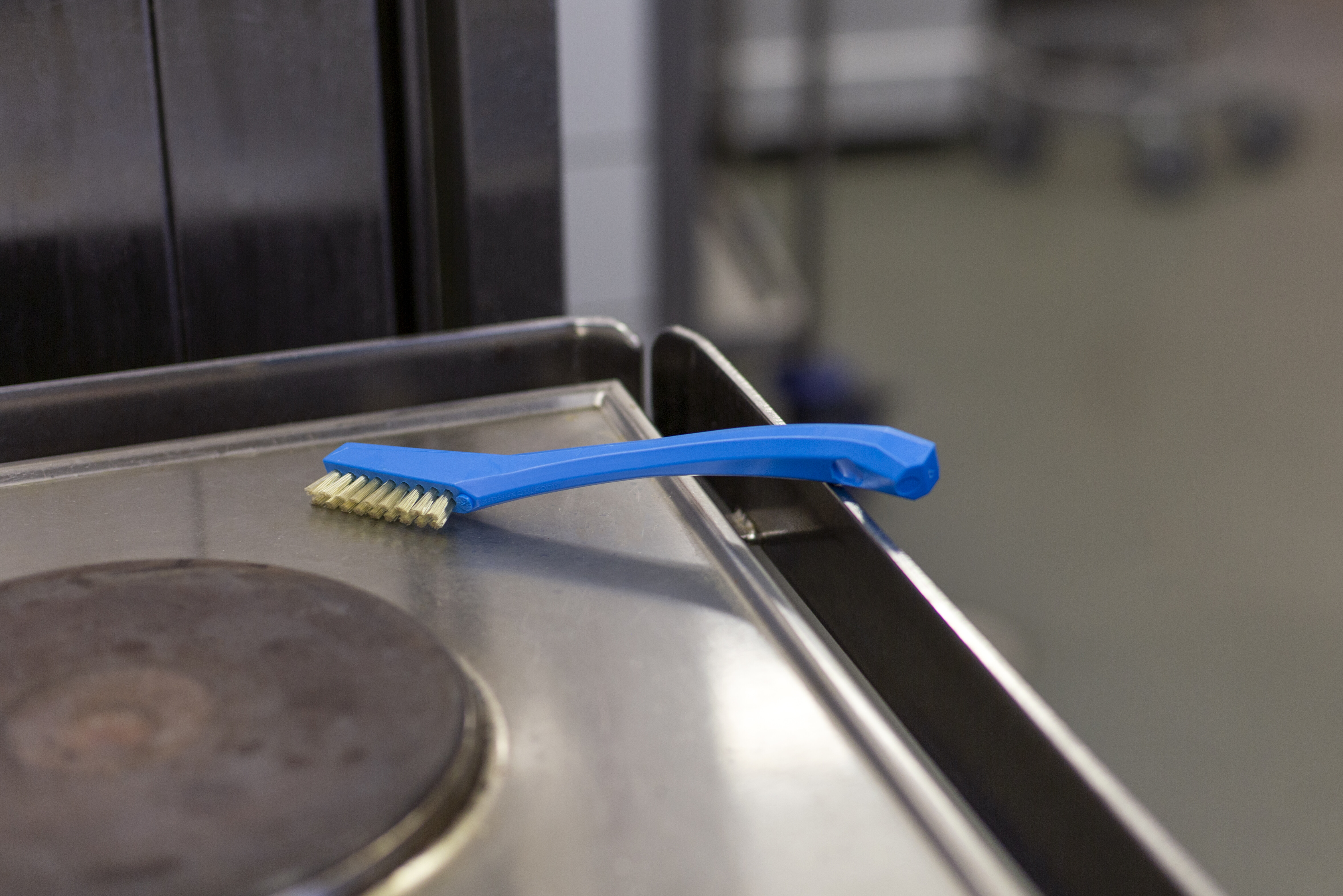 Vikan Detail Brush with heat resistant filaments, 205 mm, Very hard, Blue