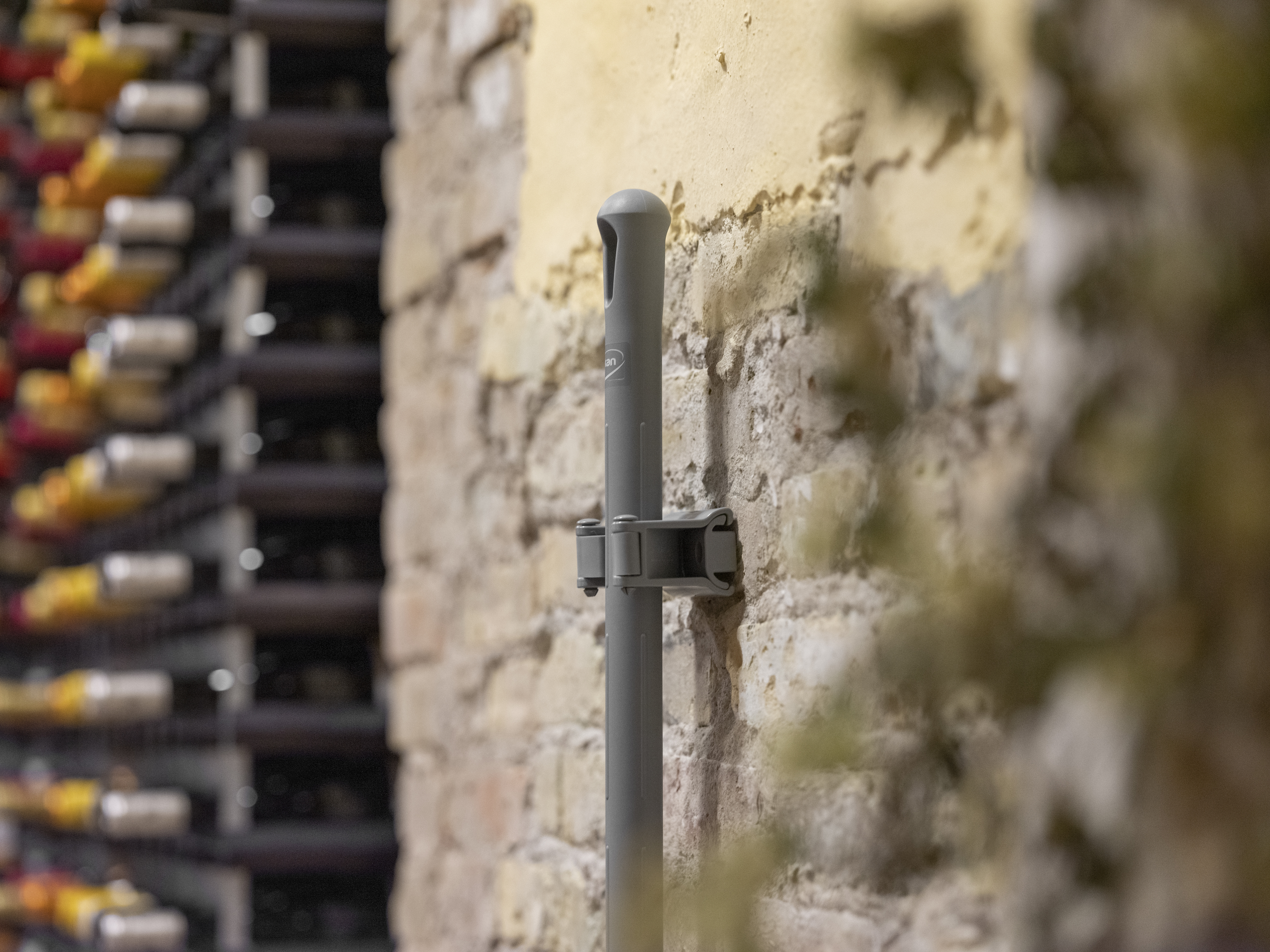 Vikan, Hygienic Wall Bracket, Grip Band Module, 82 mm, Blue