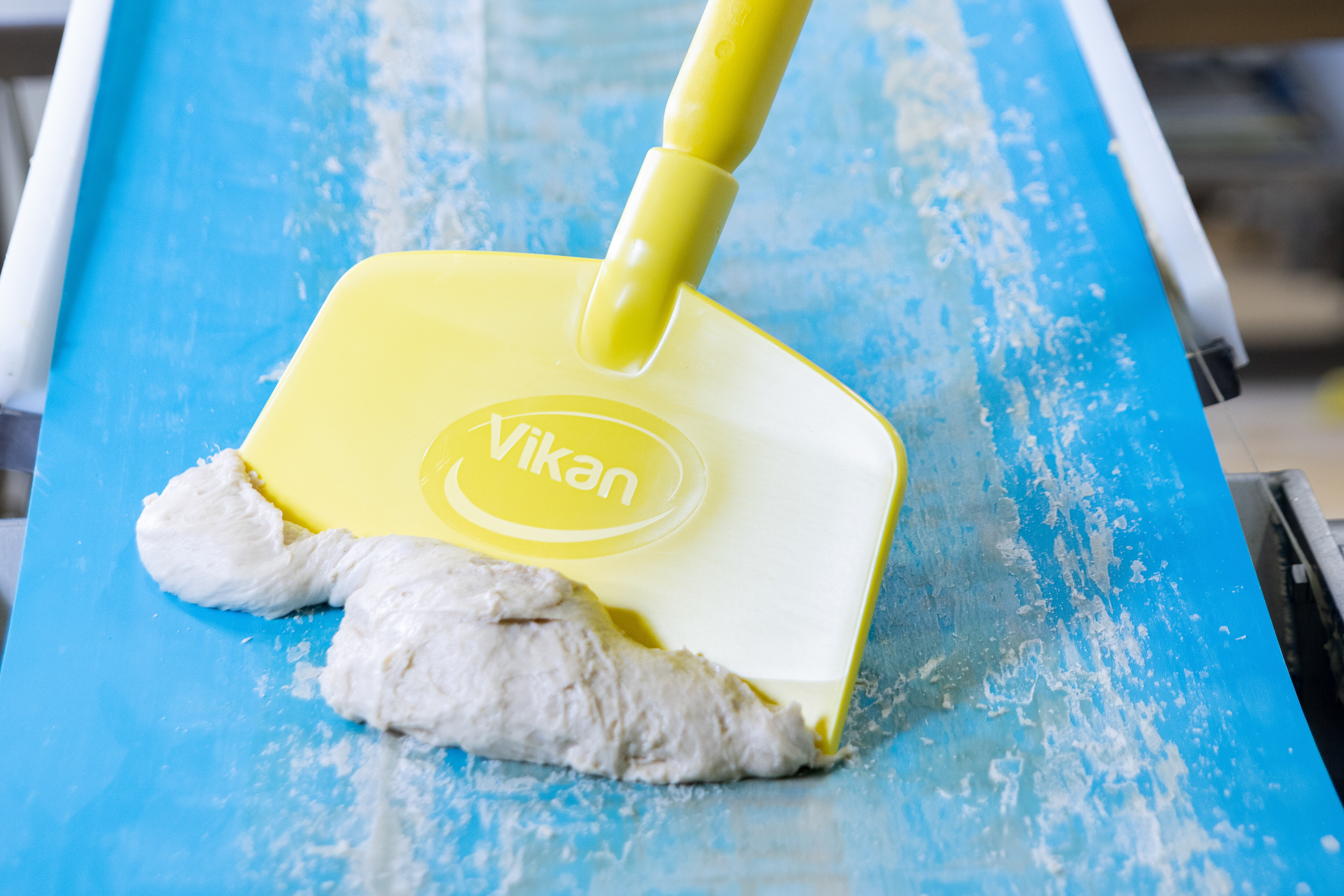 Vikan Nylon Table & Floor Scraper, 255 mm, Hard, Blue