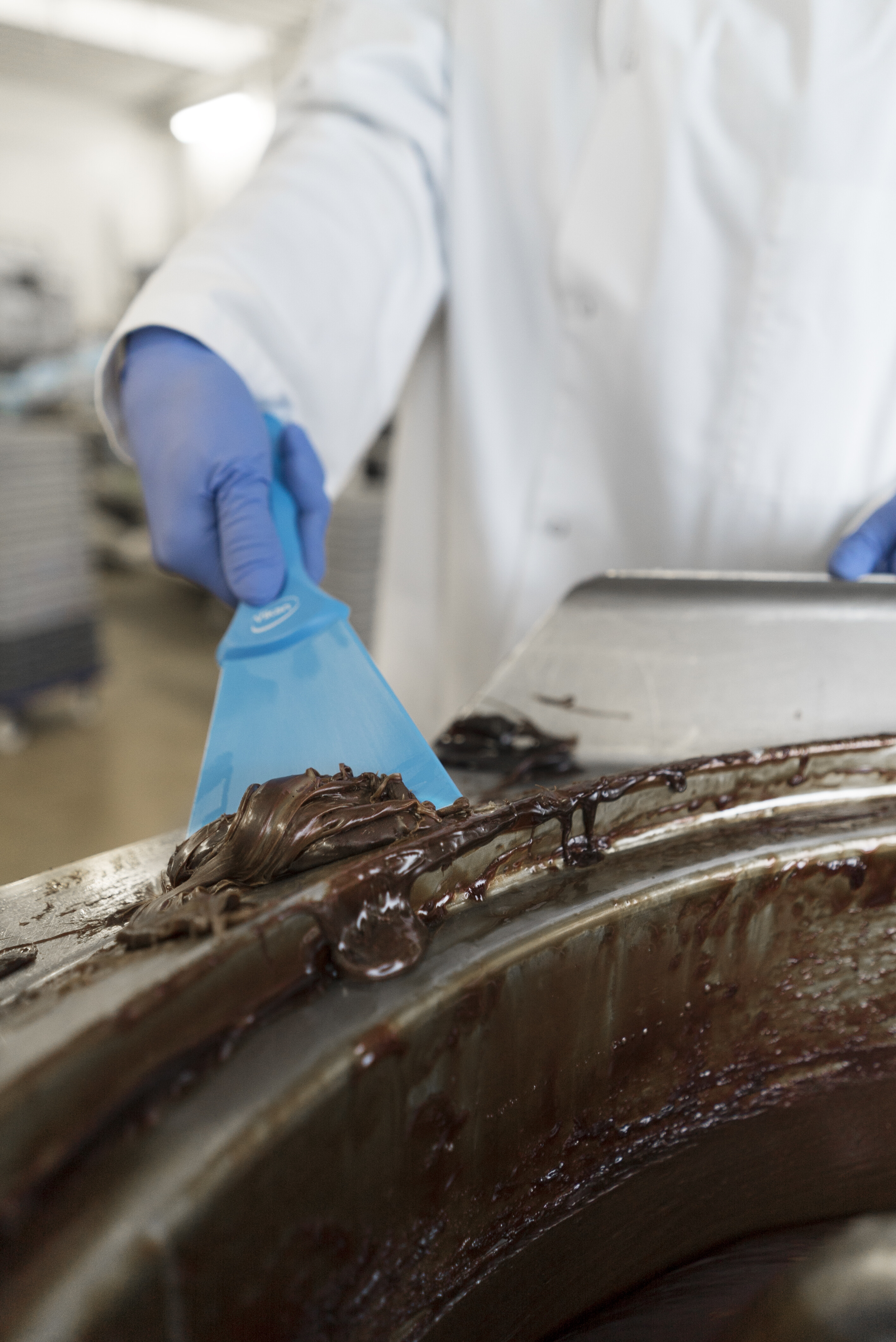 Vikan Nylon Hand Scraper, 100 mm, Blue