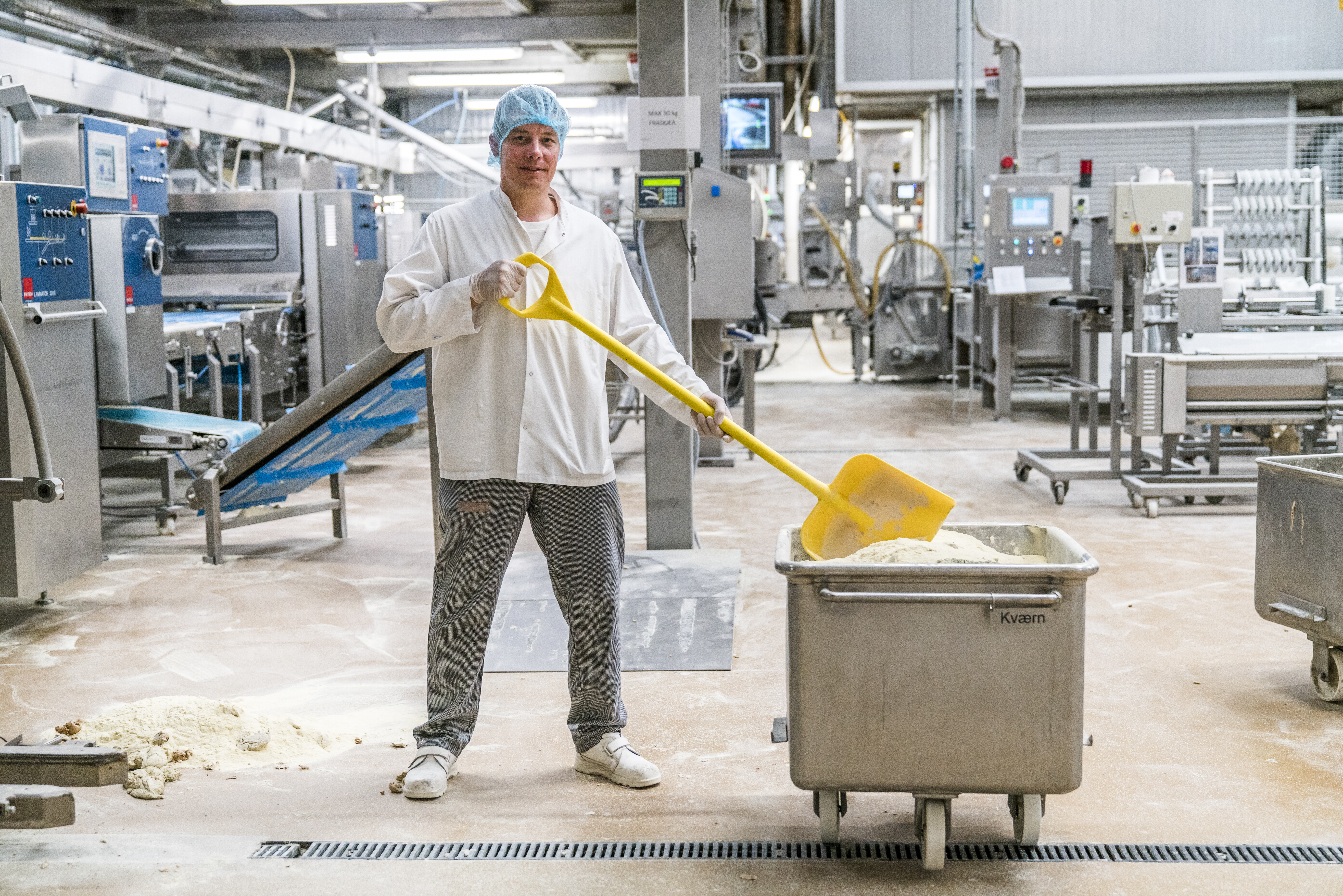 Vikan Ergonomic shovel, 1310 mm, Blue