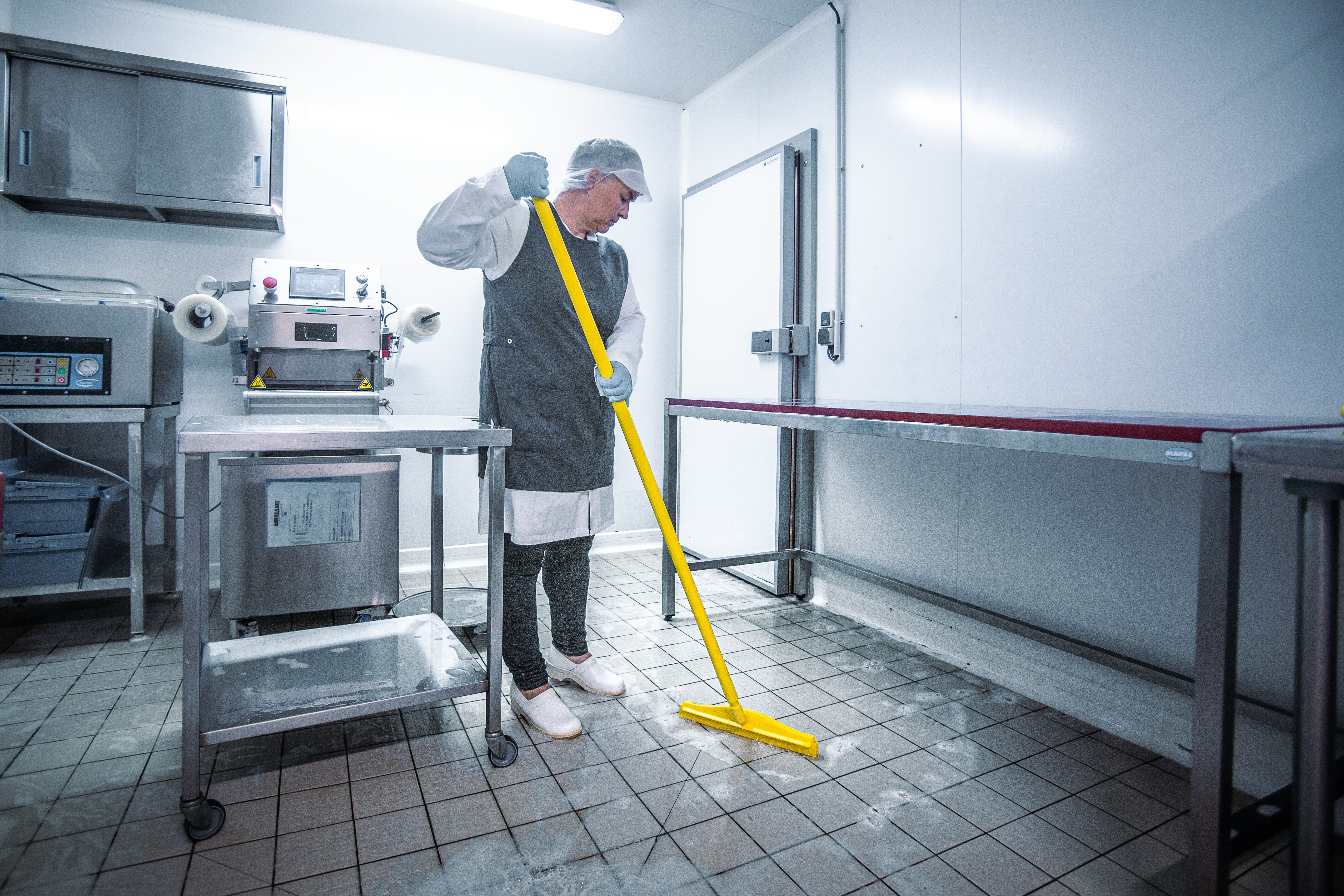 Vikan Hygienic Floor Squeegee w/replacement cassette, 400 mm, Blue