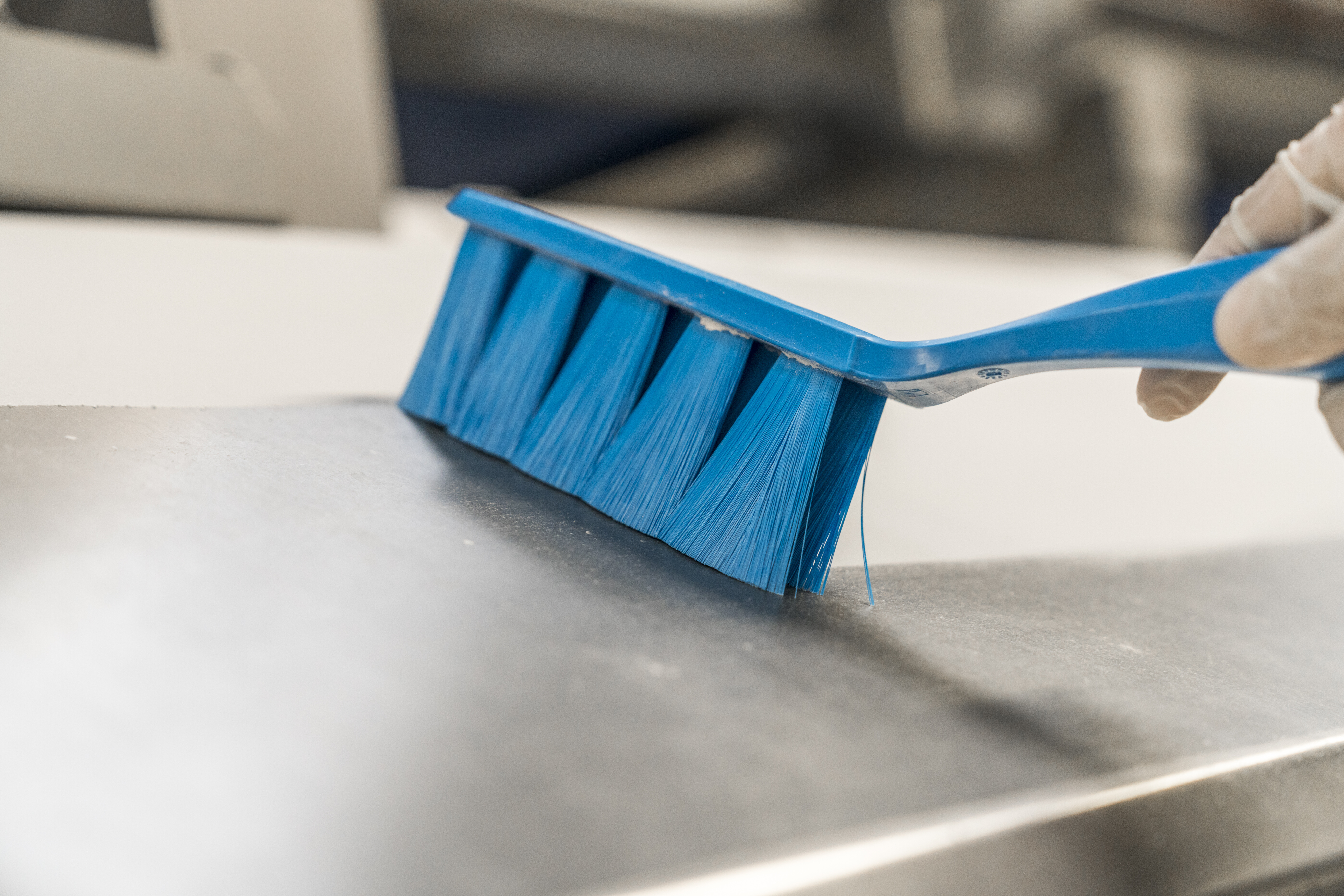 Vikan UST Bench Brush, 330 mm, Soft, Blue