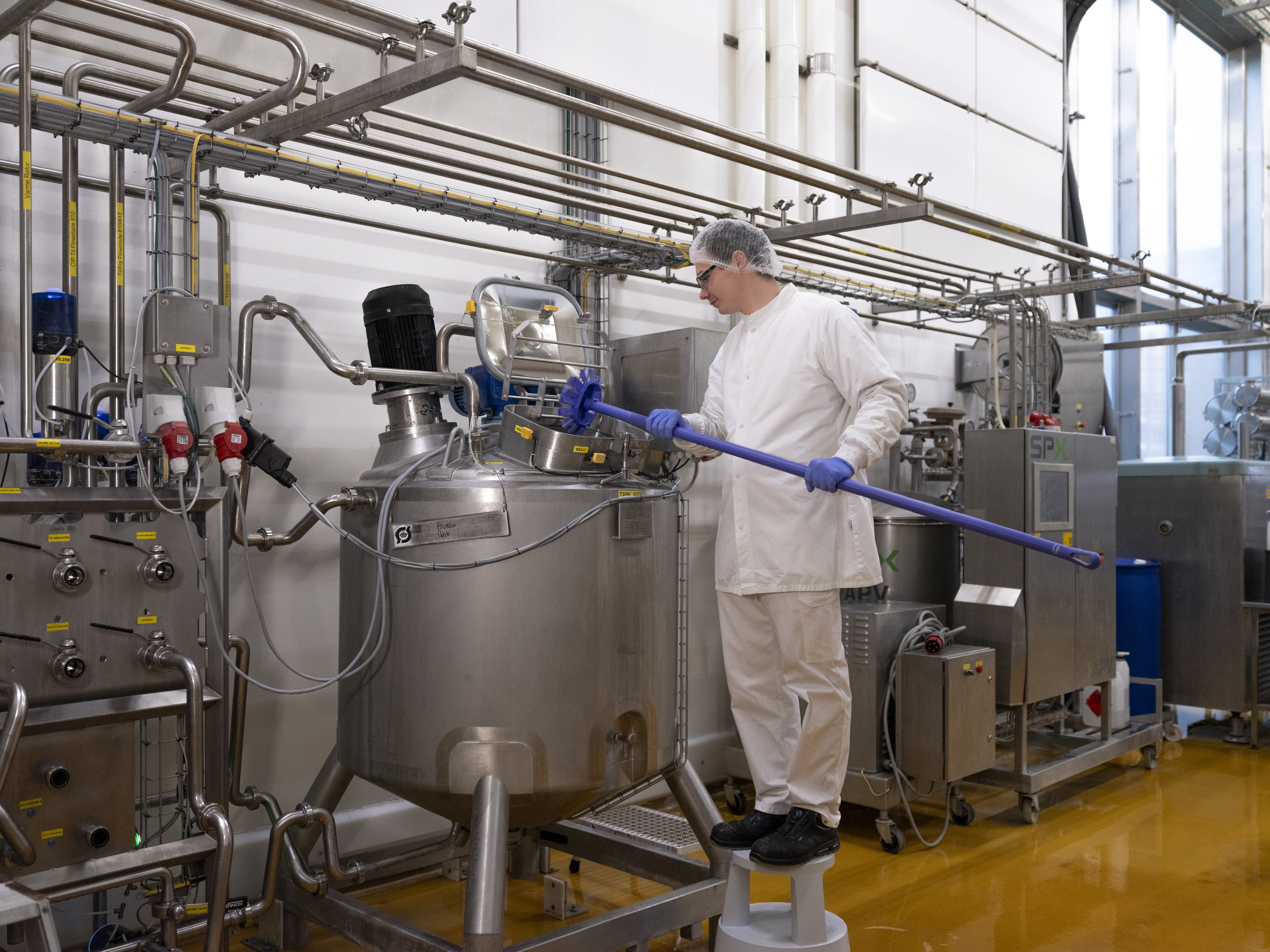 Vikan UST Tank Brush, 190 mm, Hard, Blue