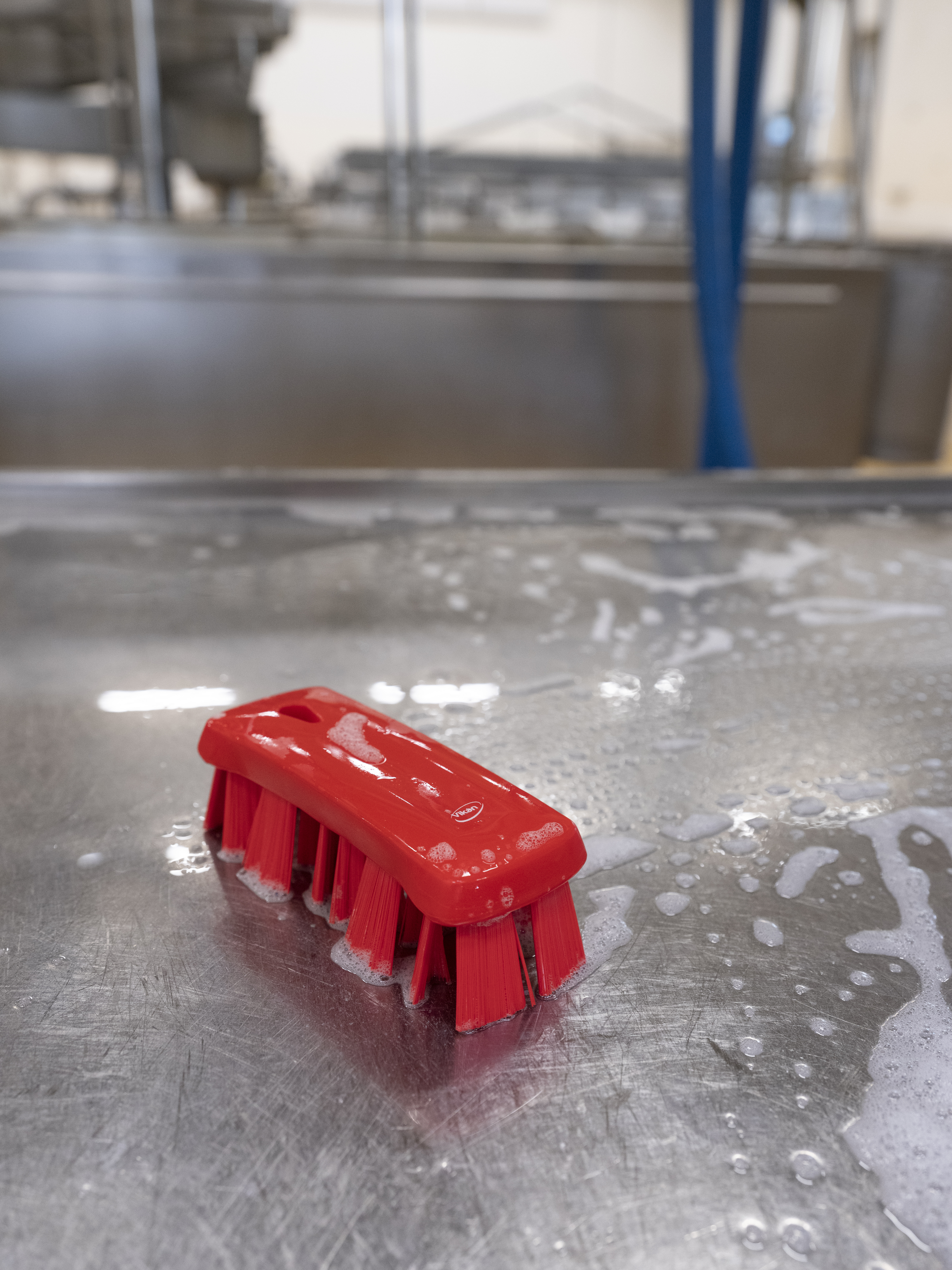 Vikan UST Hand Brush, 176 mm, Hard, Blue