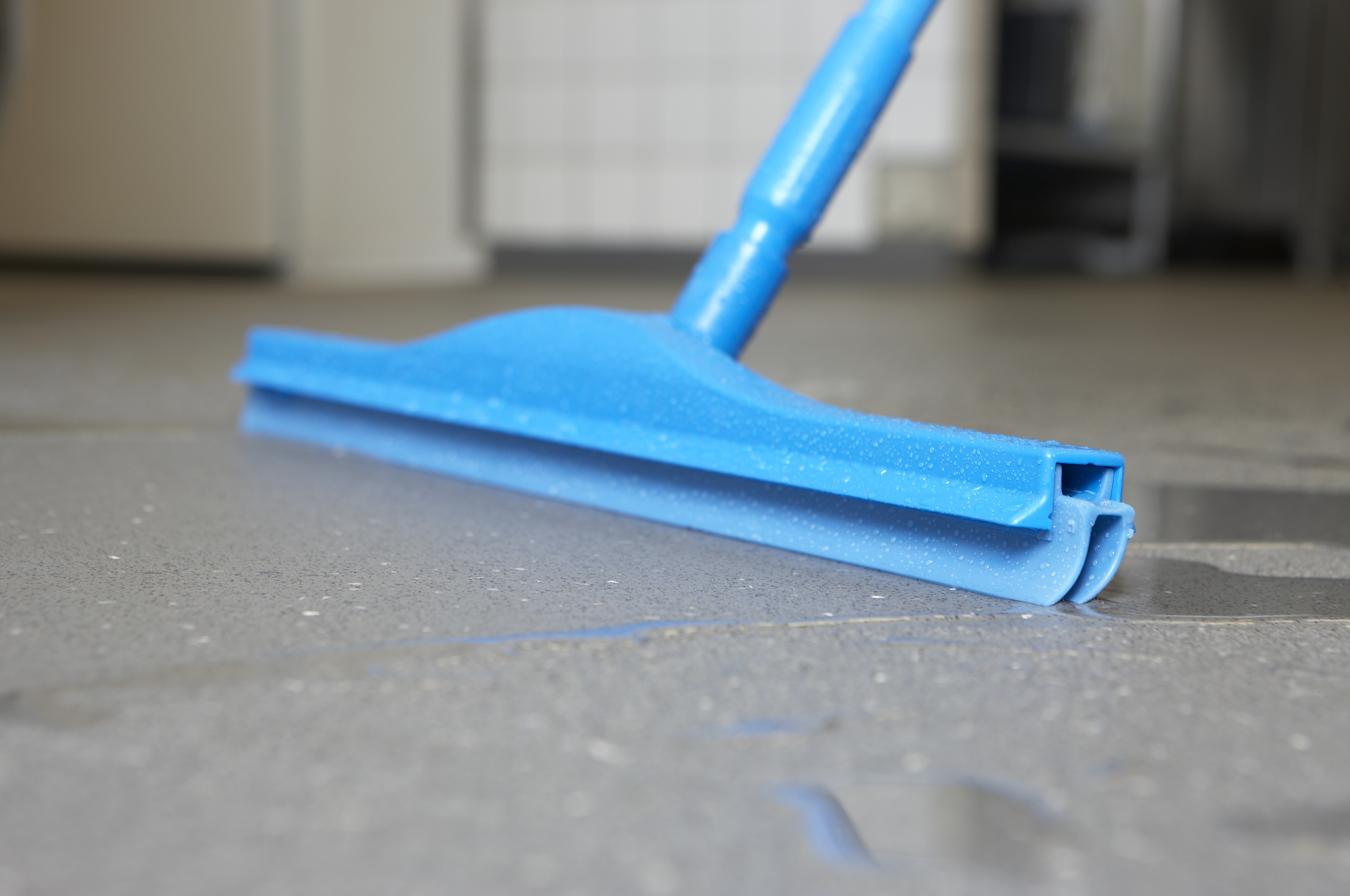 Vikan Hygienic Floor Squeegee w/replacement cassette, 500 mm, Blue