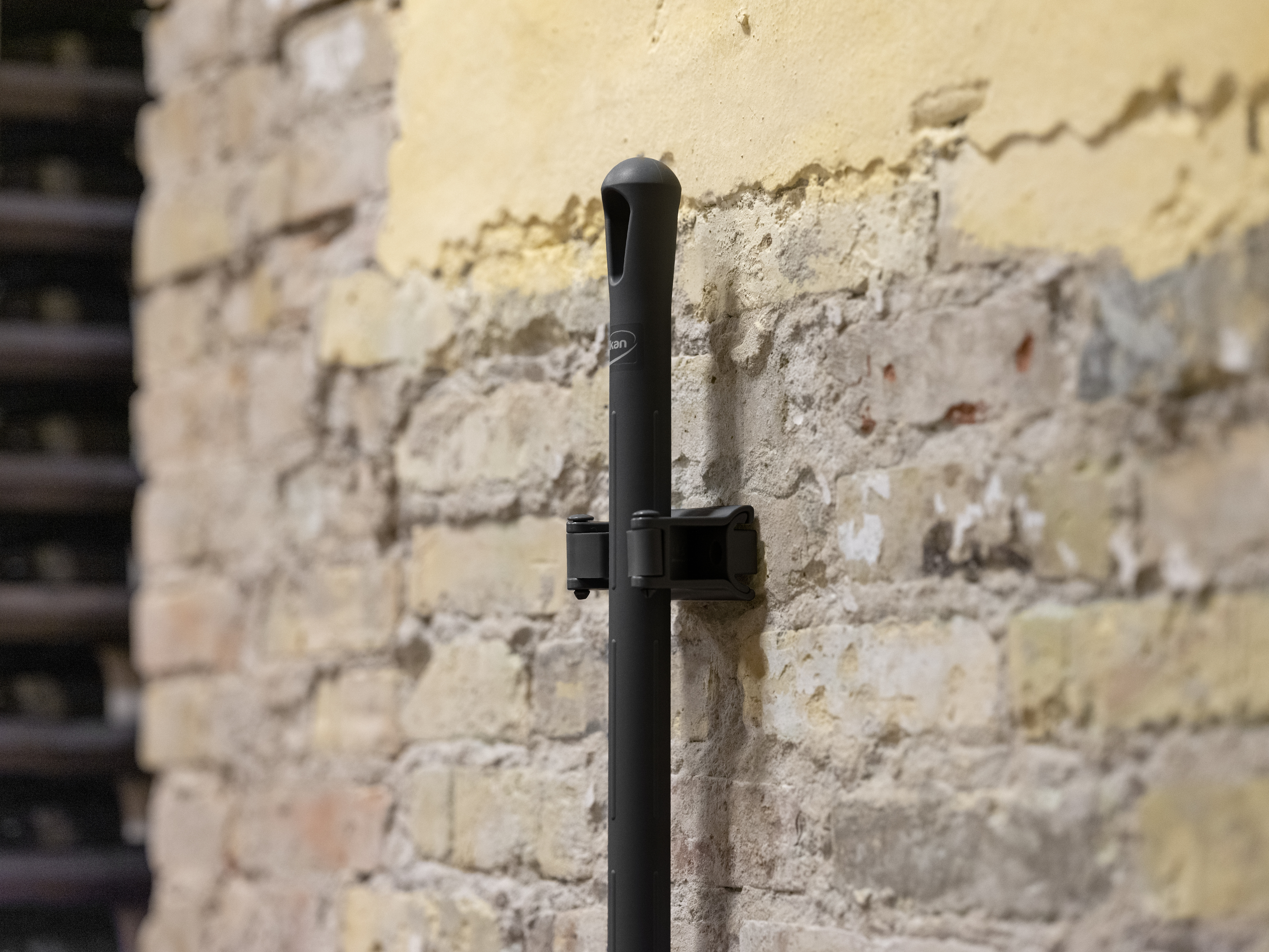 Vikan, Hygienic Wall Bracket, Grip Band Module, 82 mm, Blue